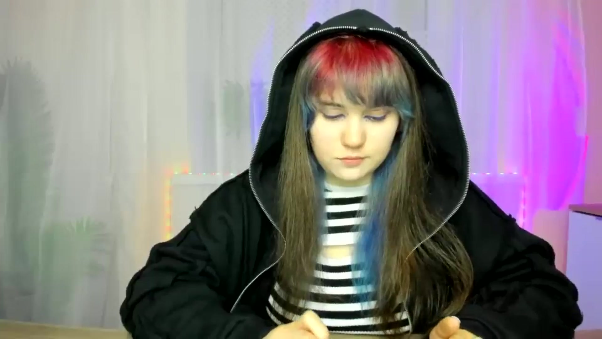 Gallery image thumbnail from ChloeQueen's myfreecams stream on, 02/16/2025, 10:57 image 12 of 20