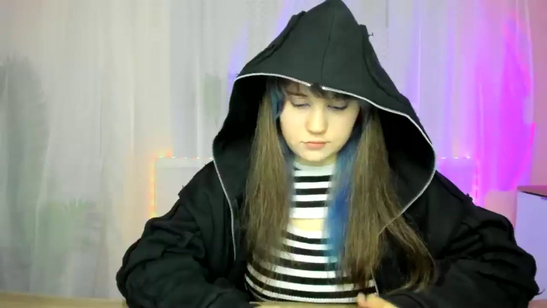 Gallery image thumbnail from ChloeQueen's myfreecams stream on, 02/16/2025, 10:57 image 9 of 20