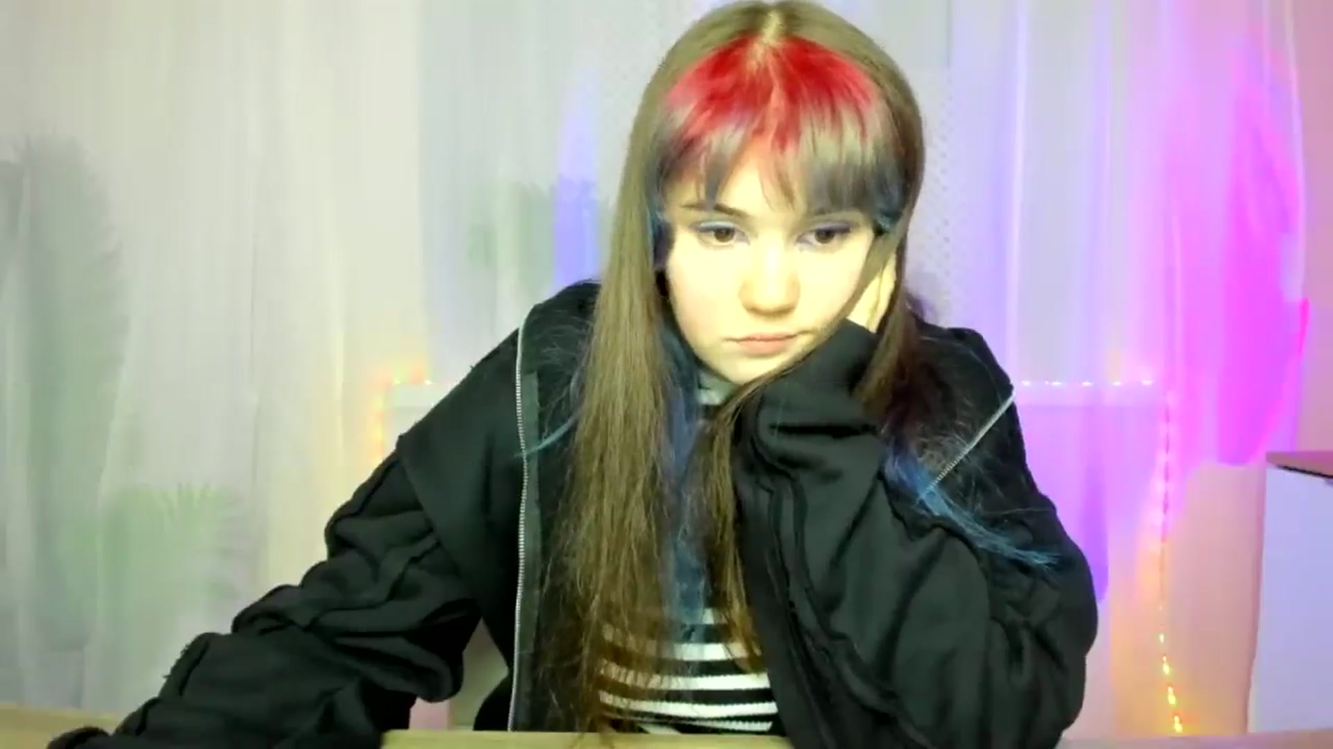 Gallery image thumbnail from ChloeQueen's myfreecams stream on, 02/16/2025, 11:41 image 9 of 20