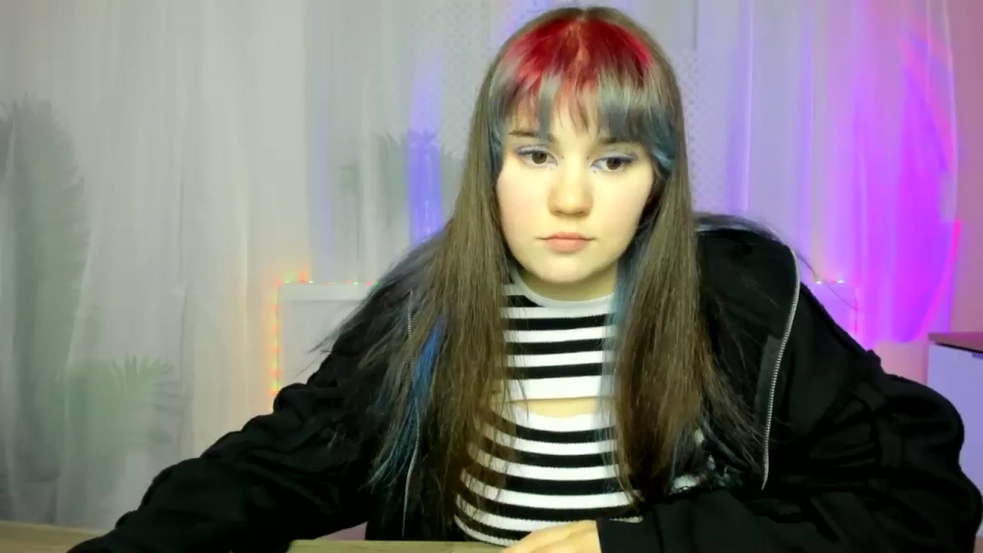 Gallery image thumbnail from ChloeQueen's myfreecams stream on, 02/16/2025, 11:41 image 7 of 20