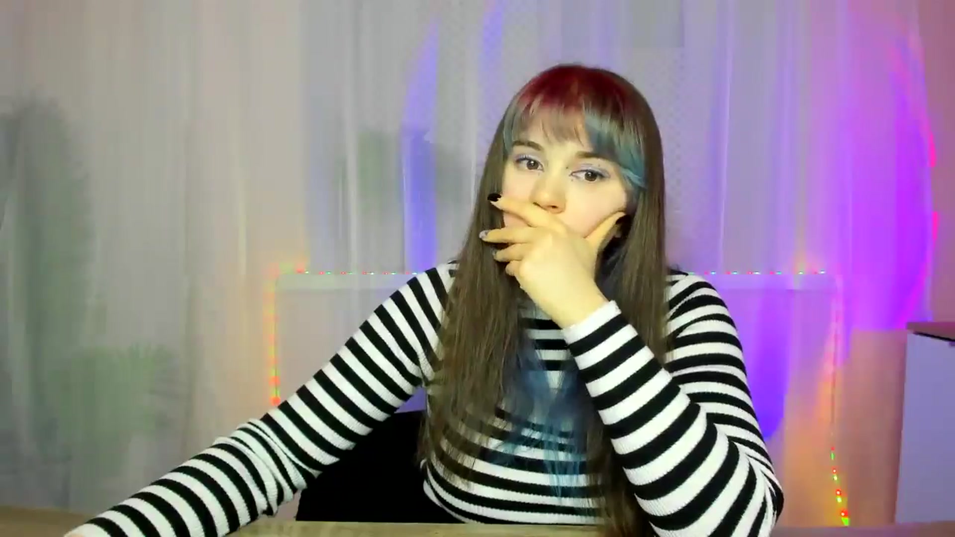 Gallery image thumbnail from ChloeQueen's myfreecams stream on, 02/16/2025, 12:25 image 6 of 20