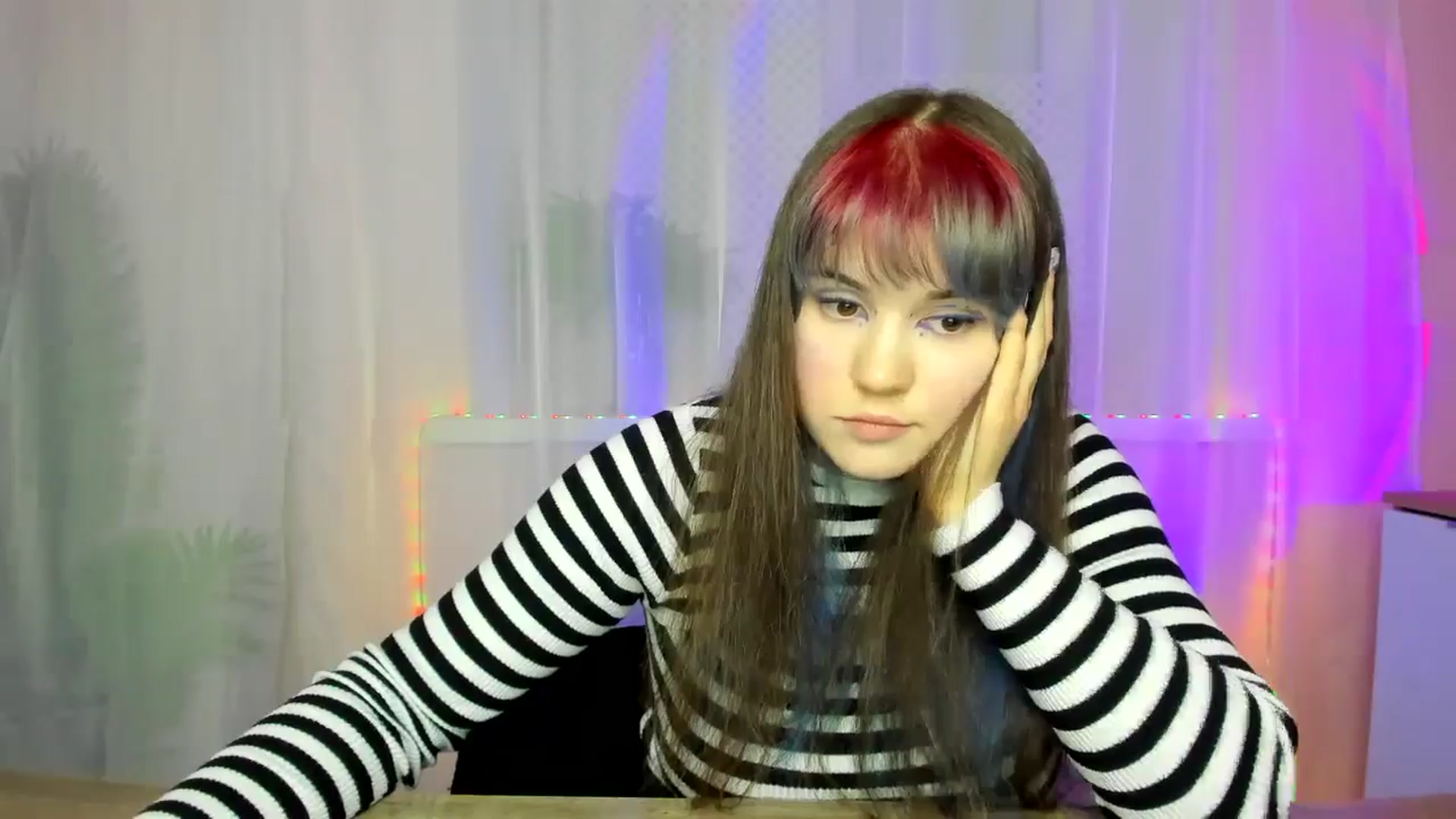 Gallery image thumbnail from ChloeQueen's myfreecams stream on, 02/16/2025, 12:25 image 16 of 20