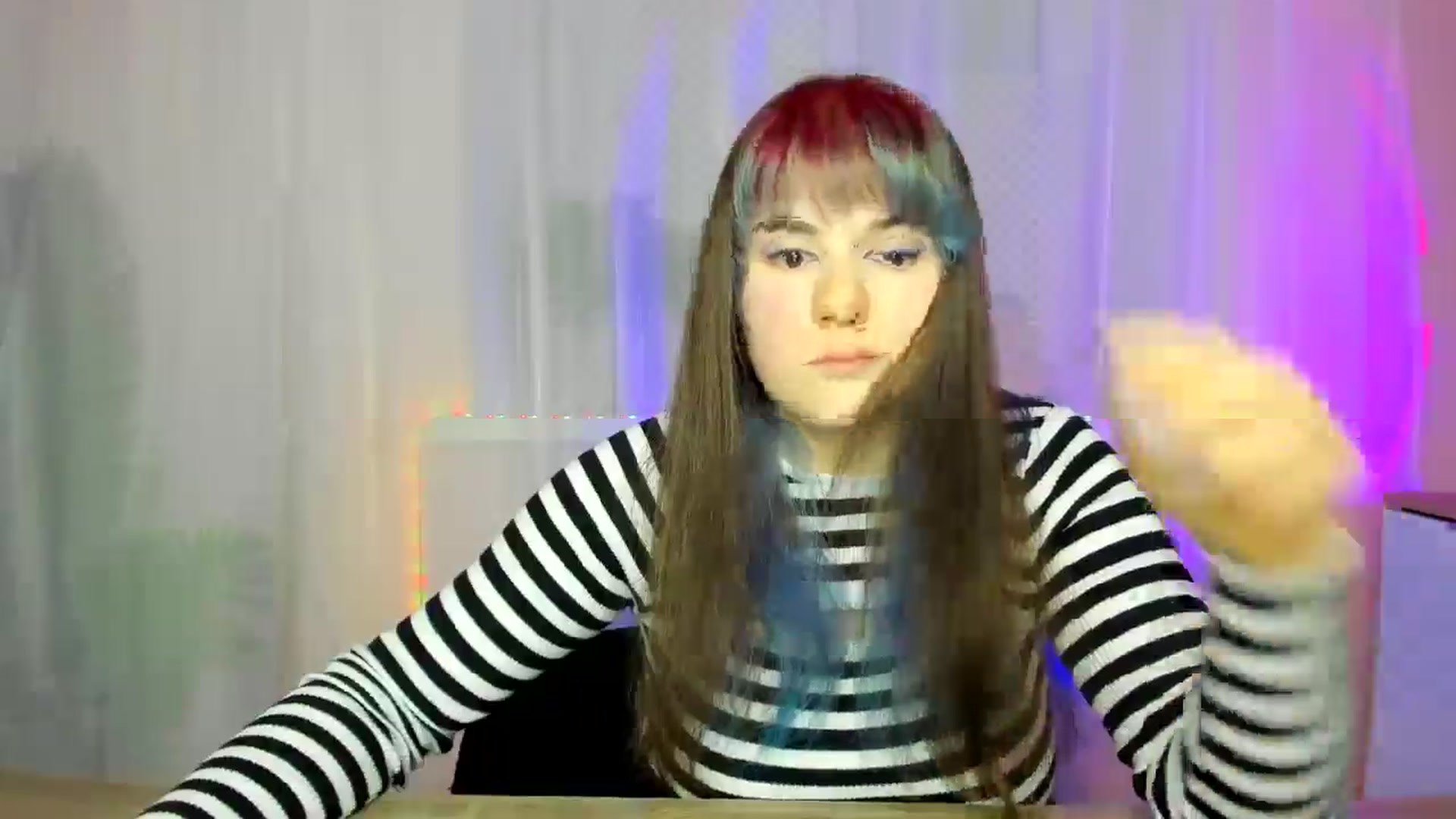 Gallery image thumbnail from ChloeQueen's myfreecams stream on, 02/16/2025, 12:25 image 18 of 20
