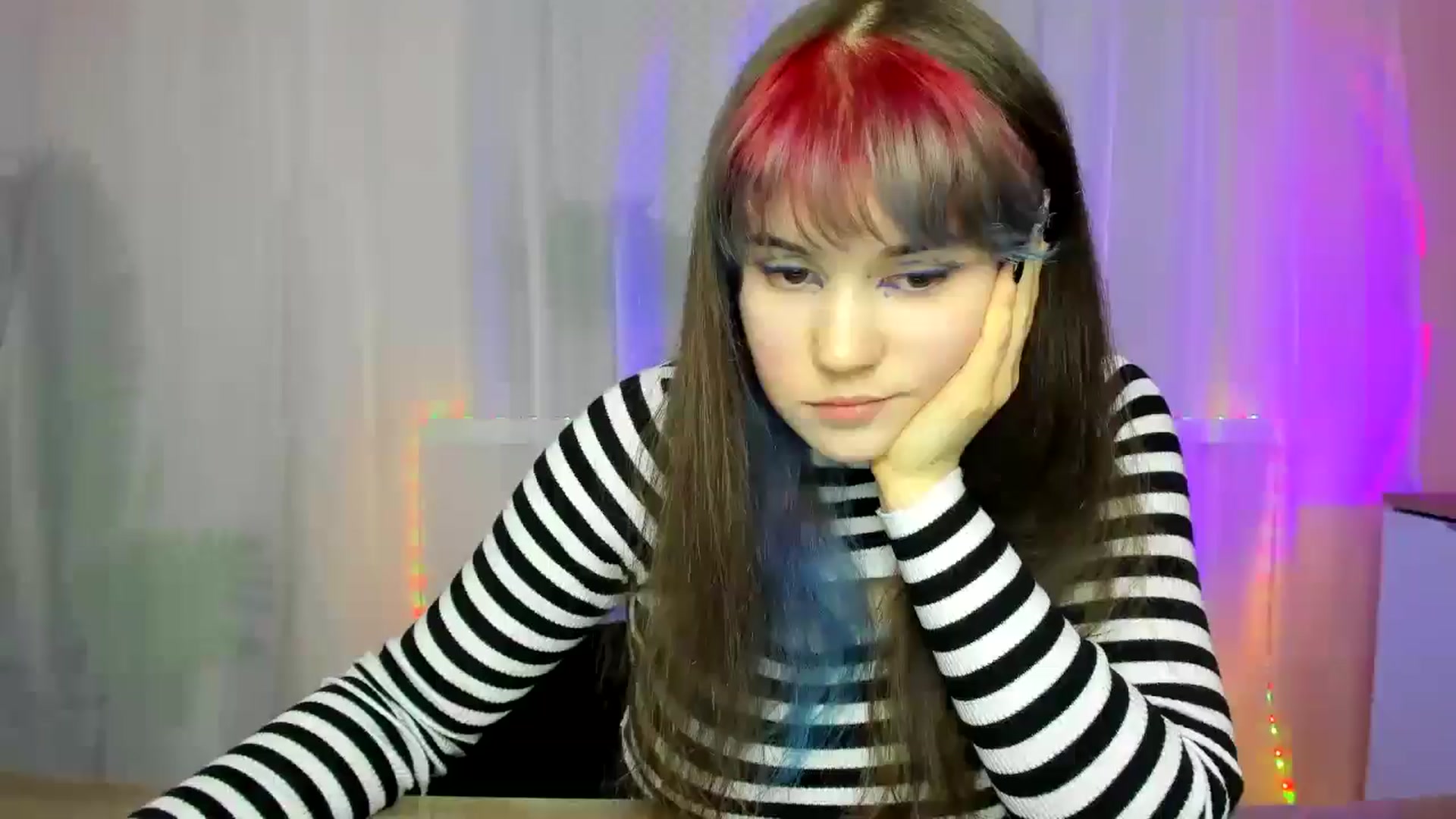 Gallery image thumbnail from ChloeQueen's myfreecams stream on, 02/16/2025, 12:25 image 1 of 20