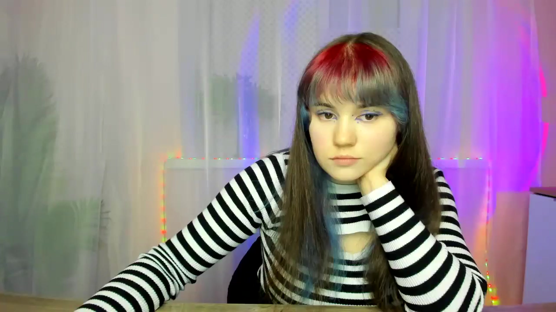 Gallery image thumbnail from ChloeQueen's myfreecams stream on, 02/16/2025, 13:29 image 2 of 20