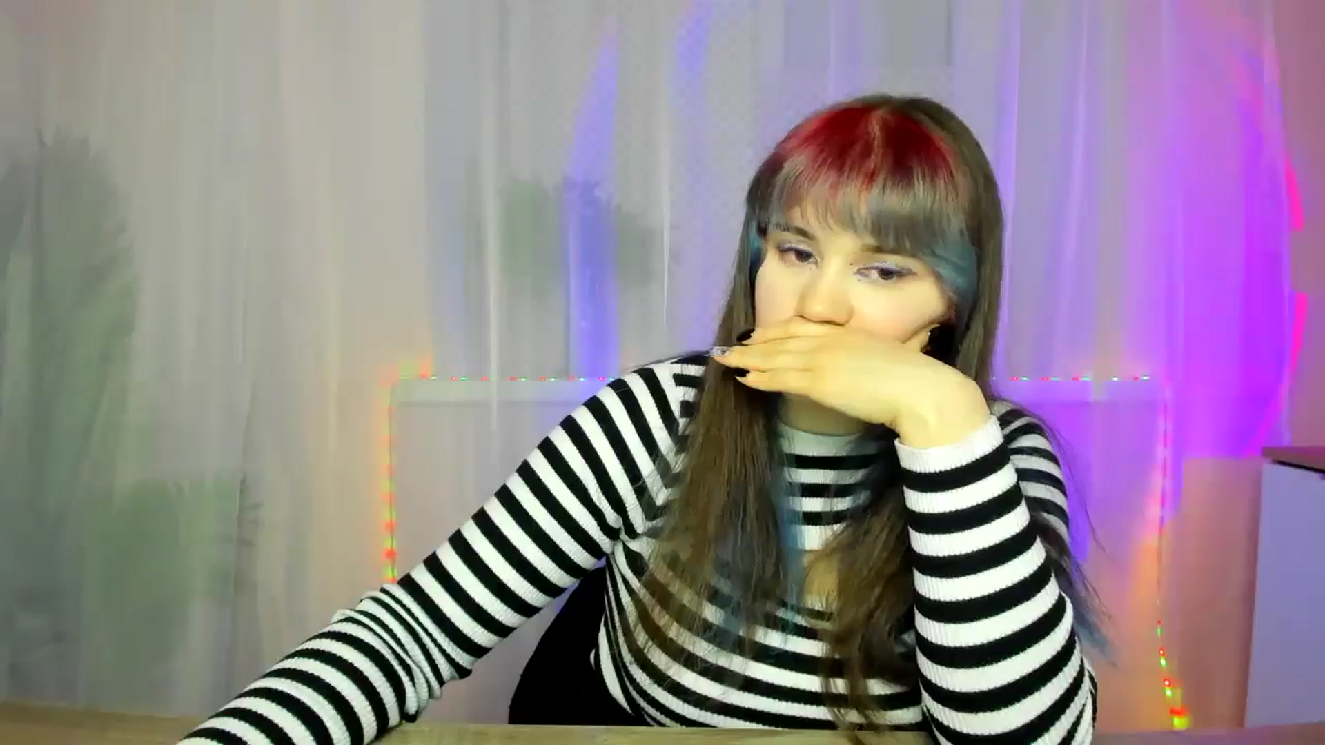 Gallery image thumbnail from ChloeQueen's myfreecams stream on, 02/16/2025, 13:29 image 6 of 20