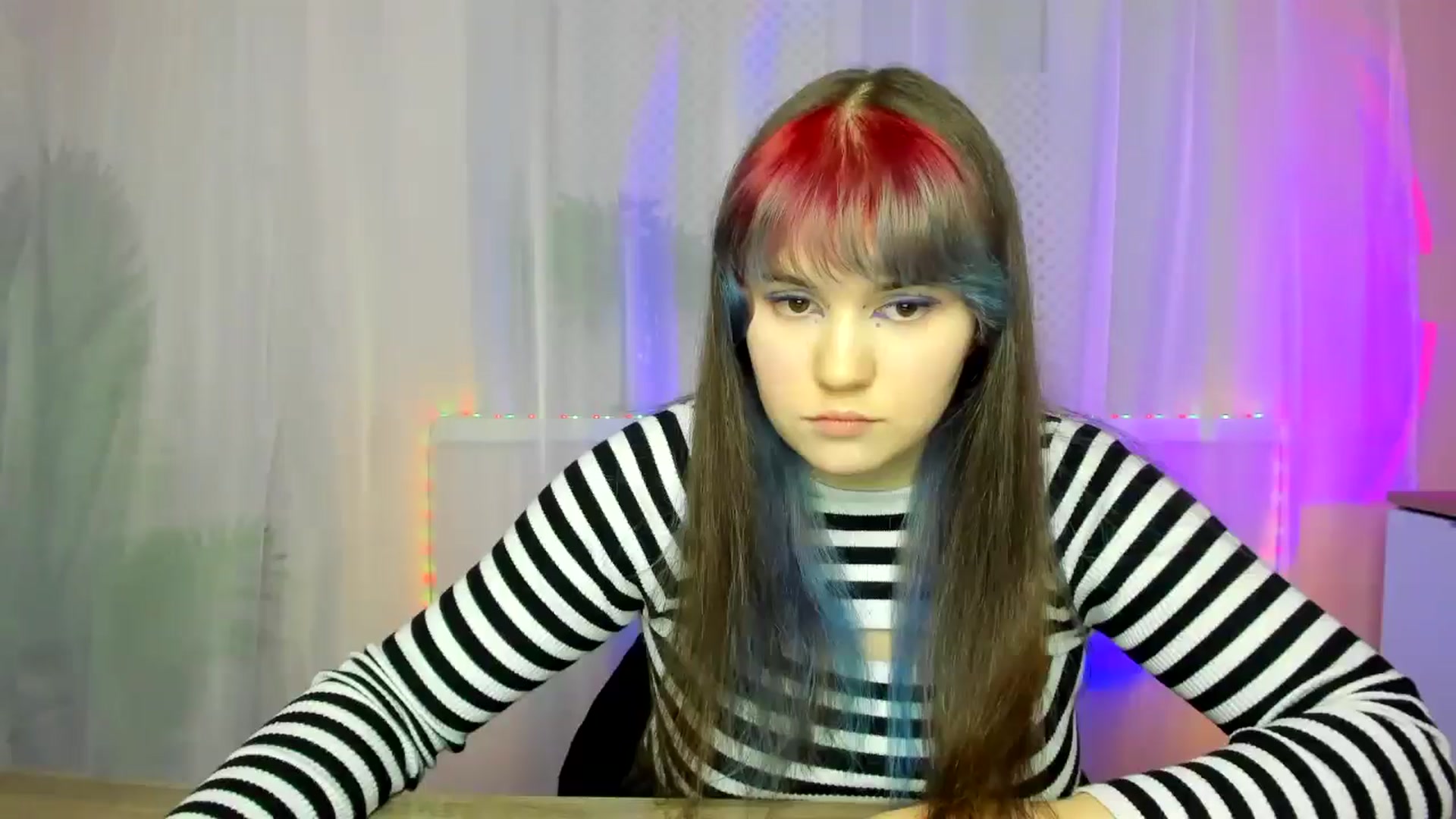 Gallery image thumbnail from ChloeQueen's myfreecams stream on, 02/16/2025, 13:29 image 7 of 20