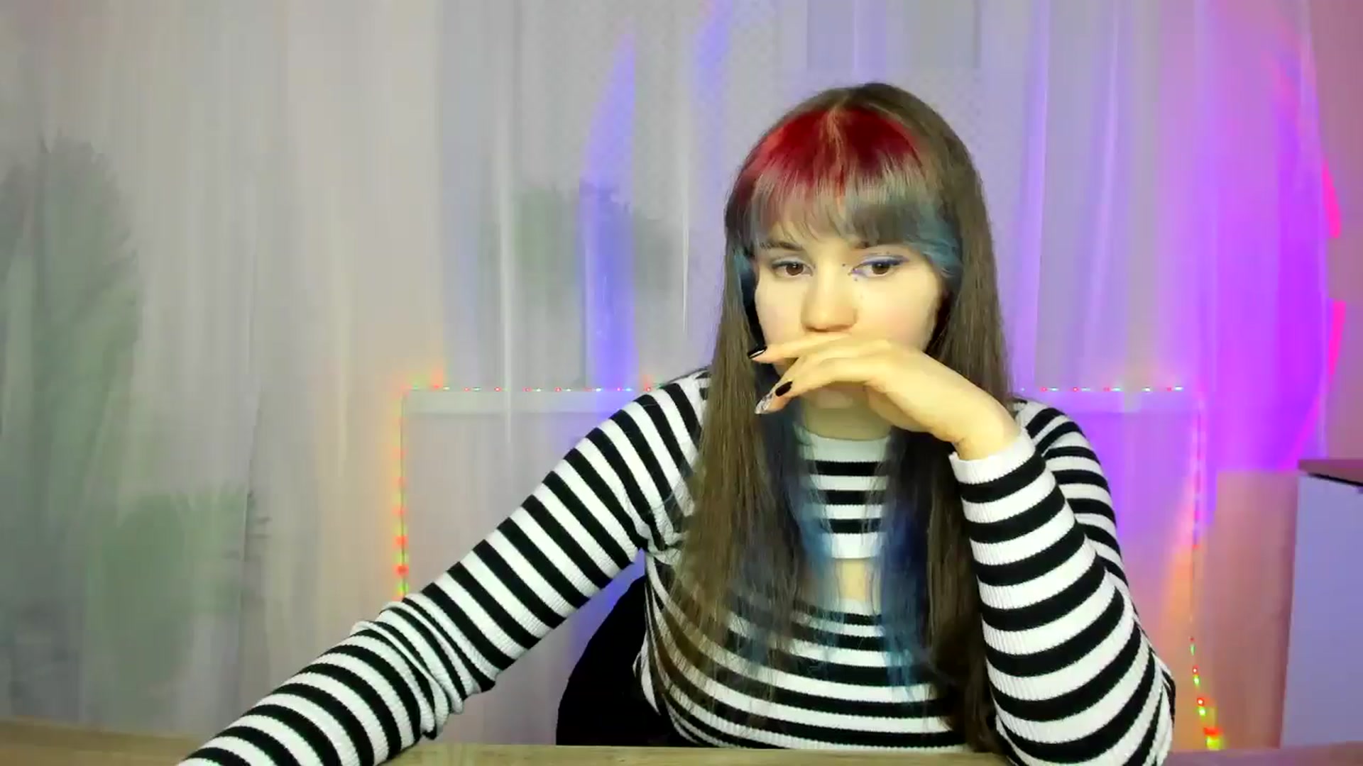 Gallery image thumbnail from ChloeQueen's myfreecams stream on, 02/16/2025, 13:29 image 5 of 20