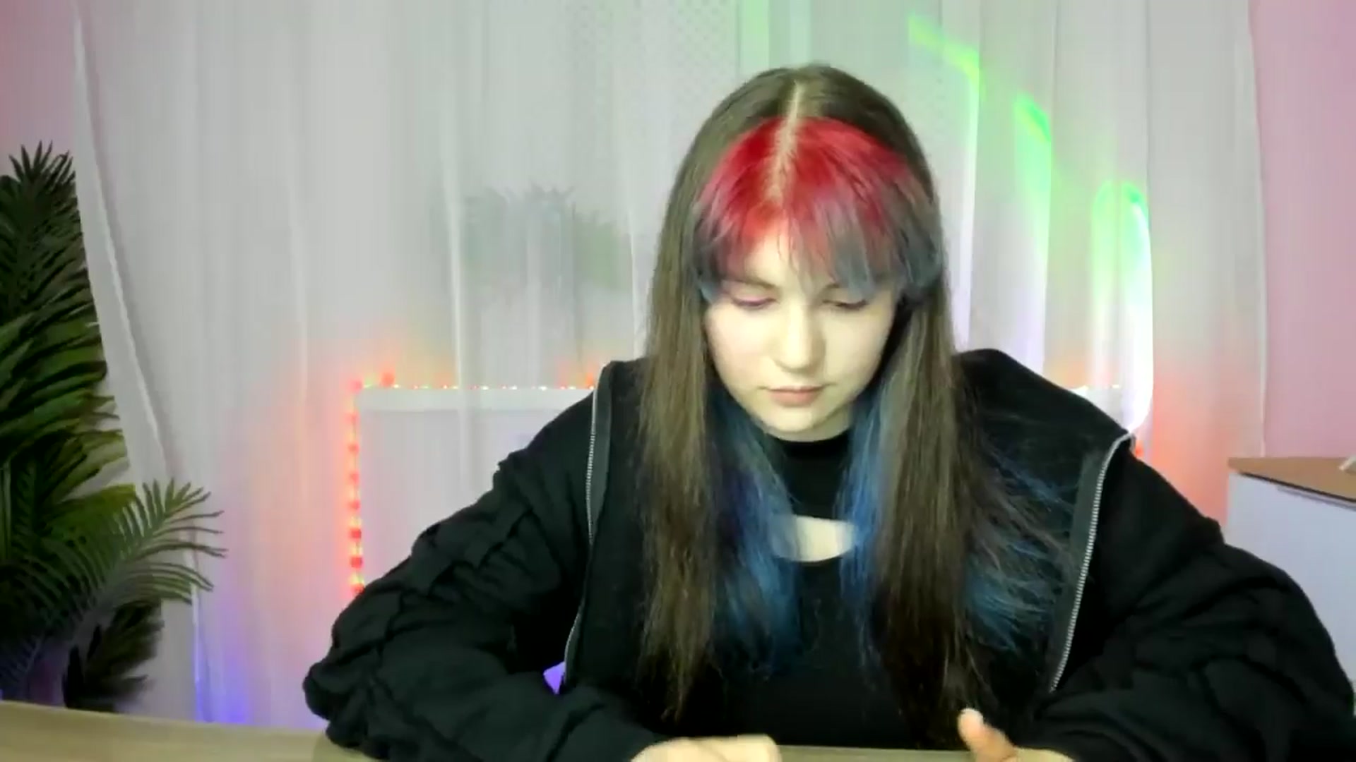 Gallery image thumbnail from ChloeQueen's myfreecams stream on, 02/17/2025, 11:13 image 16 of 20