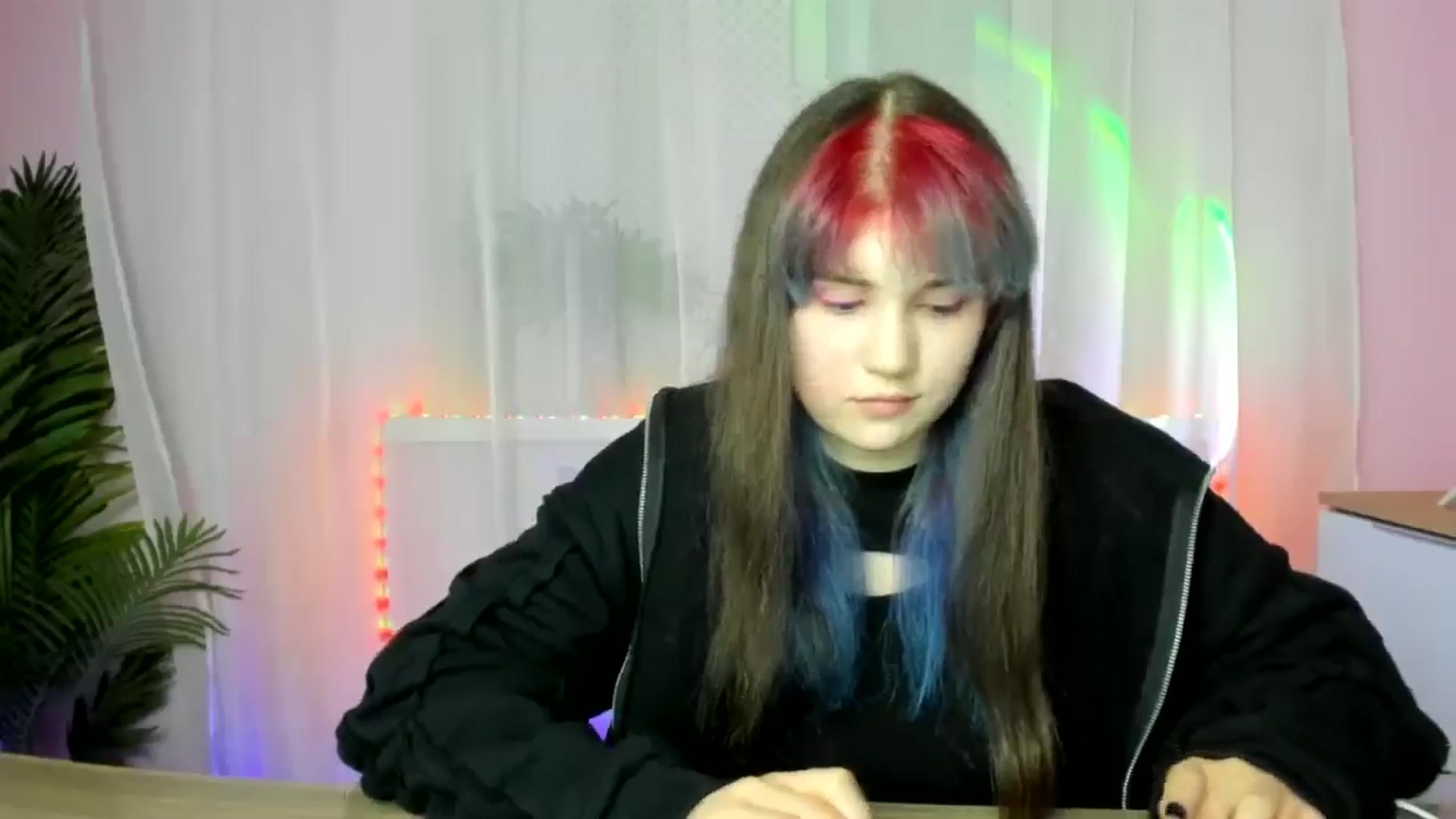Gallery image thumbnail from ChloeQueen's myfreecams stream on, 02/17/2025, 11:13 image 17 of 20