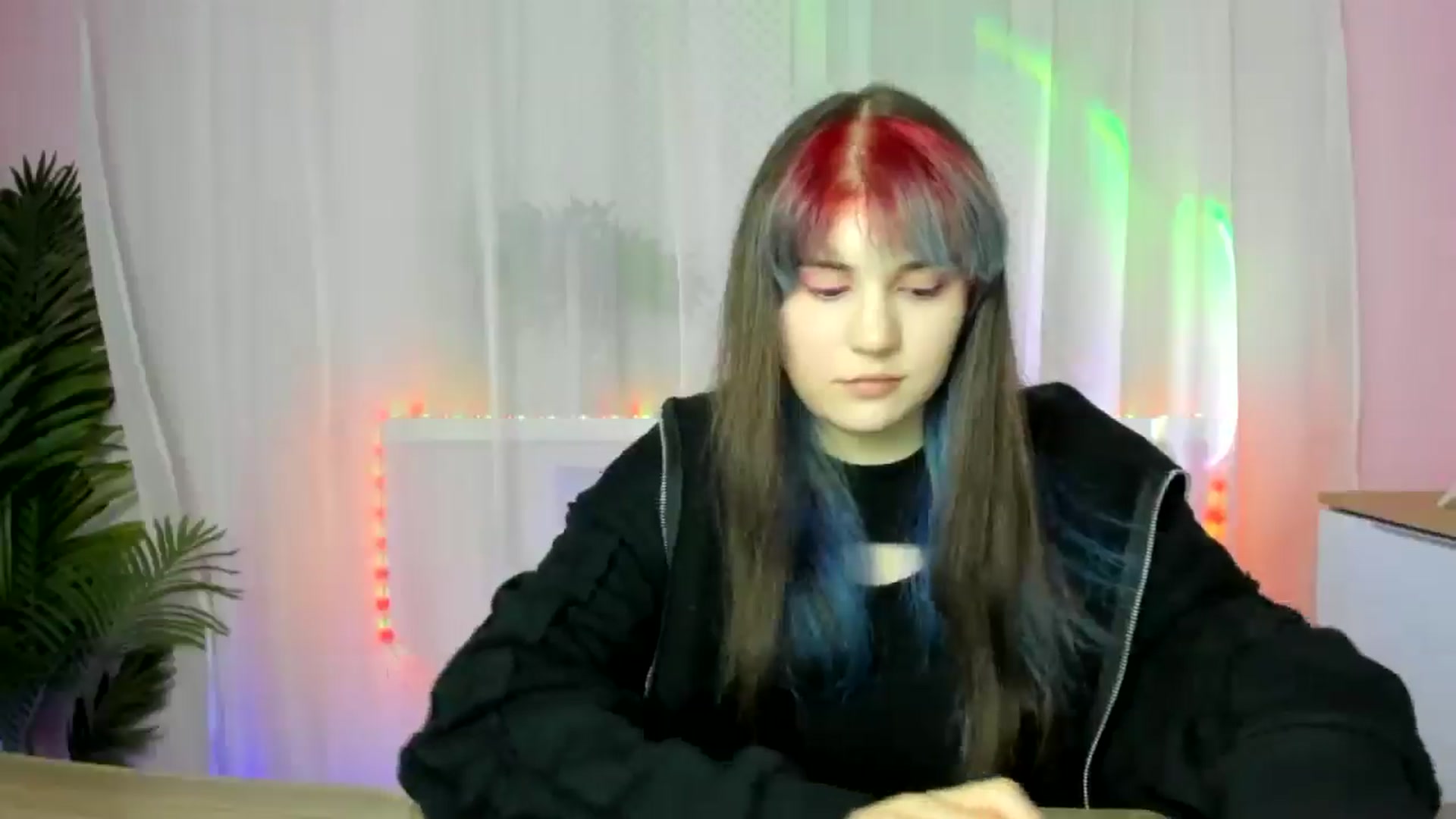 Gallery image thumbnail from ChloeQueen's myfreecams stream on, 02/17/2025, 11:13 image 13 of 20