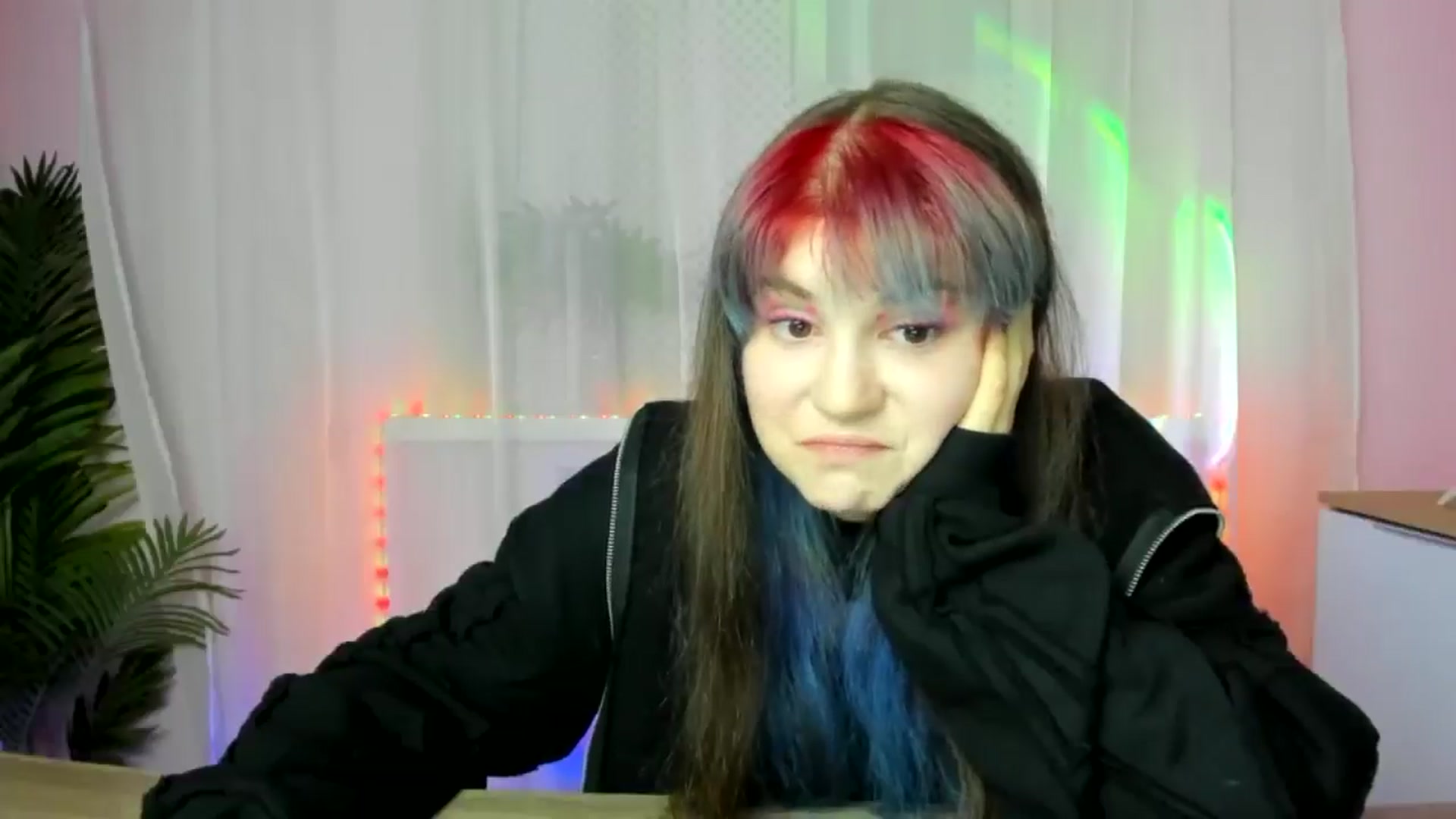 Gallery image thumbnail from ChloeQueen's myfreecams stream on, 02/17/2025, 11:13 image 4 of 20