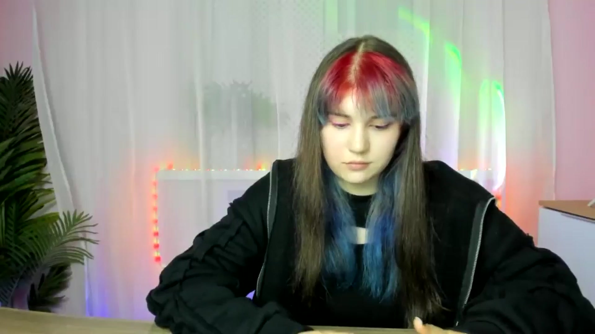 Gallery image thumbnail from ChloeQueen's myfreecams stream on, 02/17/2025, 11:13 image 11 of 20