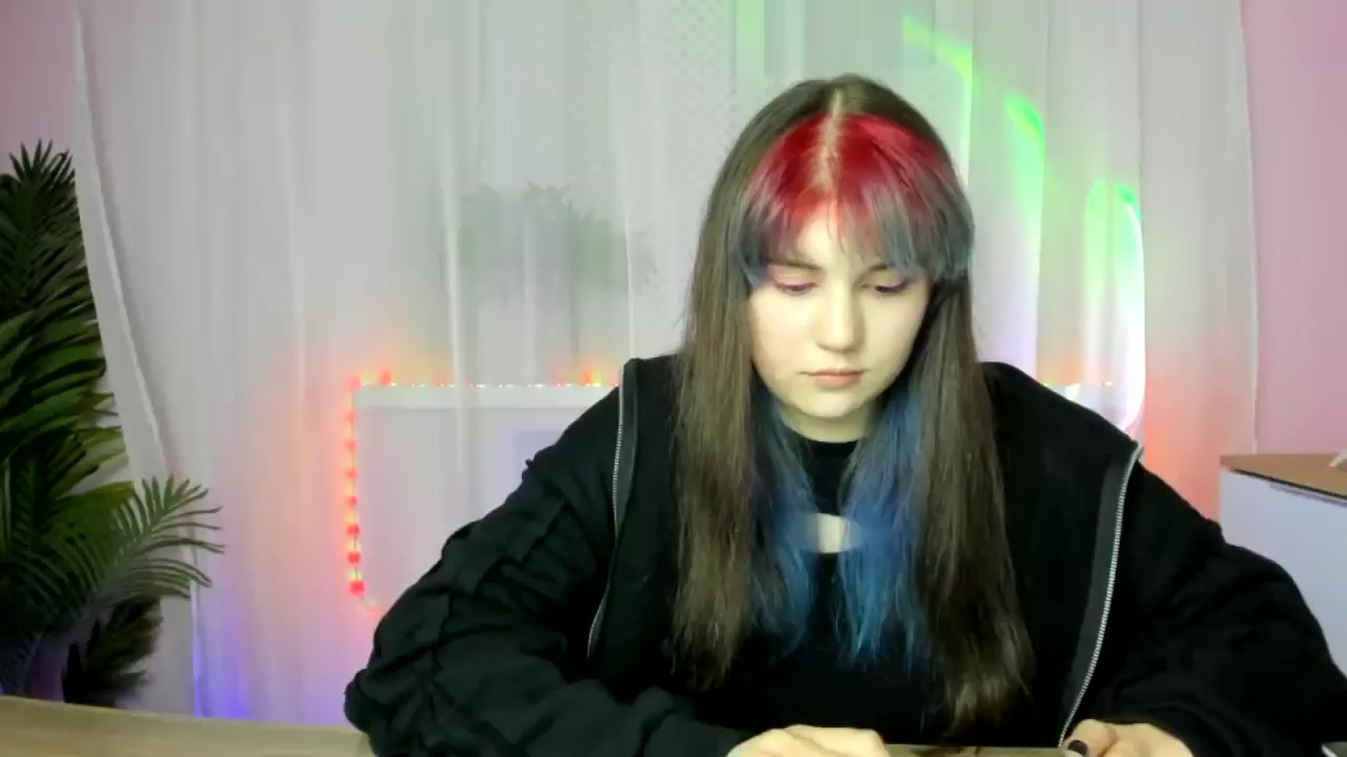 Gallery image thumbnail from ChloeQueen's myfreecams stream on, 02/17/2025, 11:13 image 18 of 20