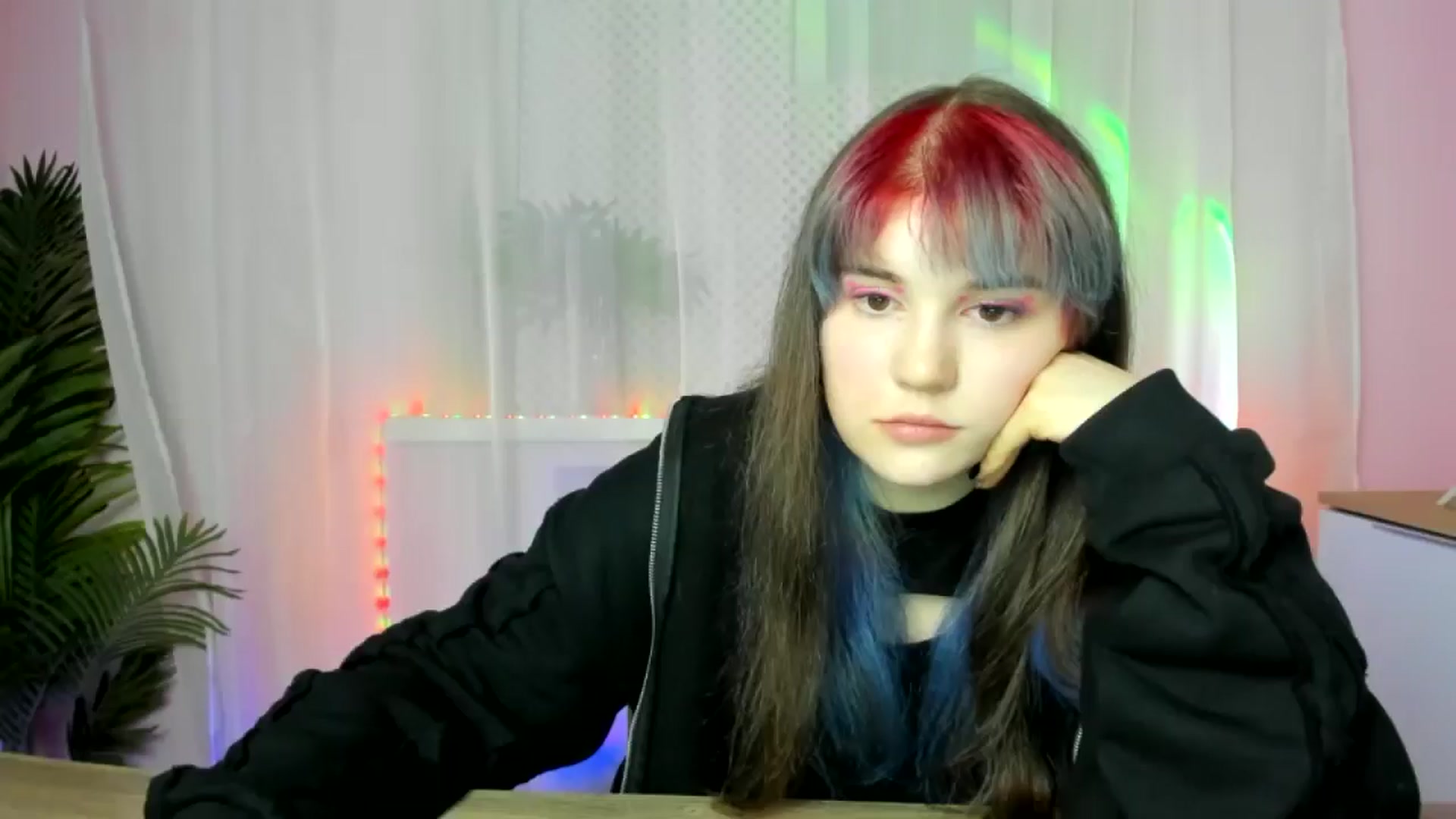 Gallery image thumbnail from ChloeQueen's myfreecams stream on, 02/17/2025, 11:13 image 2 of 20