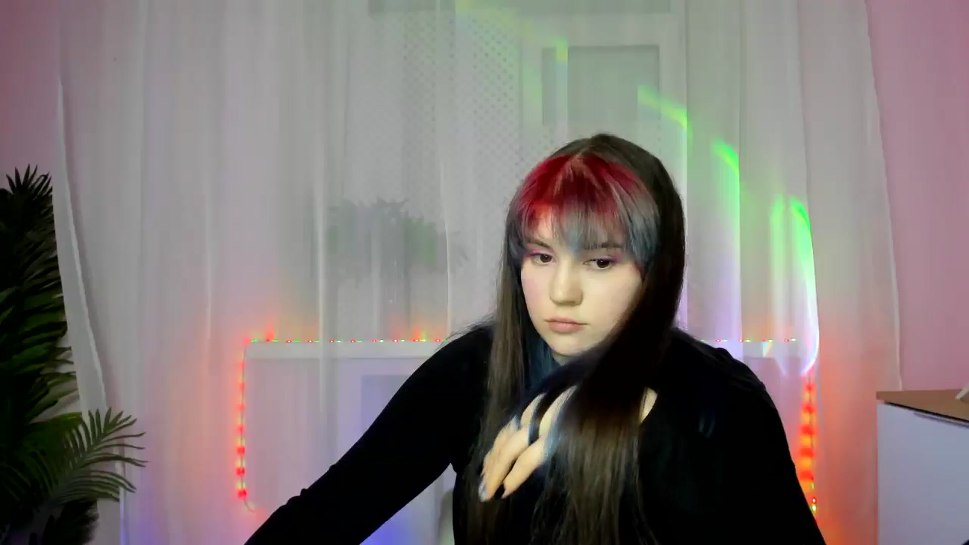 Gallery image thumbnail from ChloeQueen's myfreecams stream on, 02/17/2025, 12:41 image 16 of 20