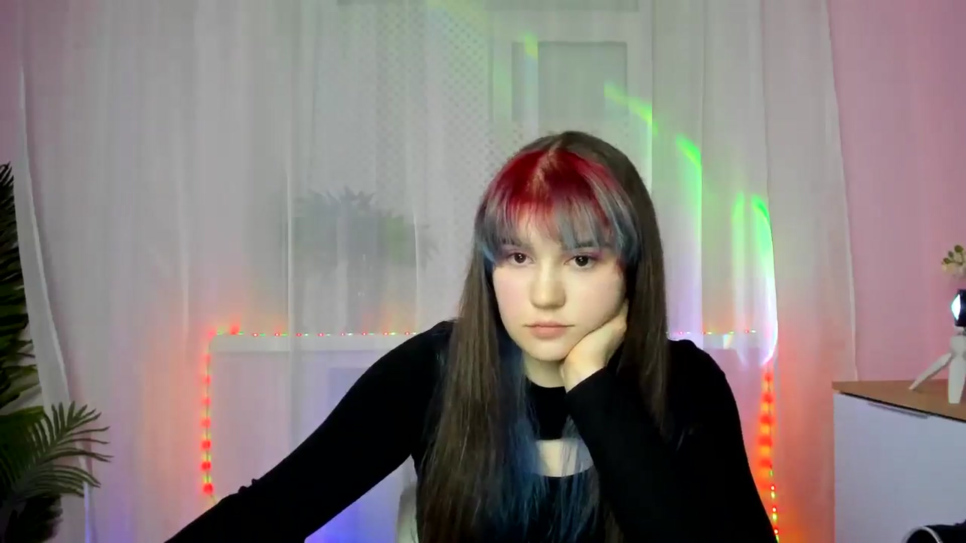 Gallery image thumbnail from ChloeQueen's myfreecams stream on, 02/17/2025, 14:14 image 13 of 20