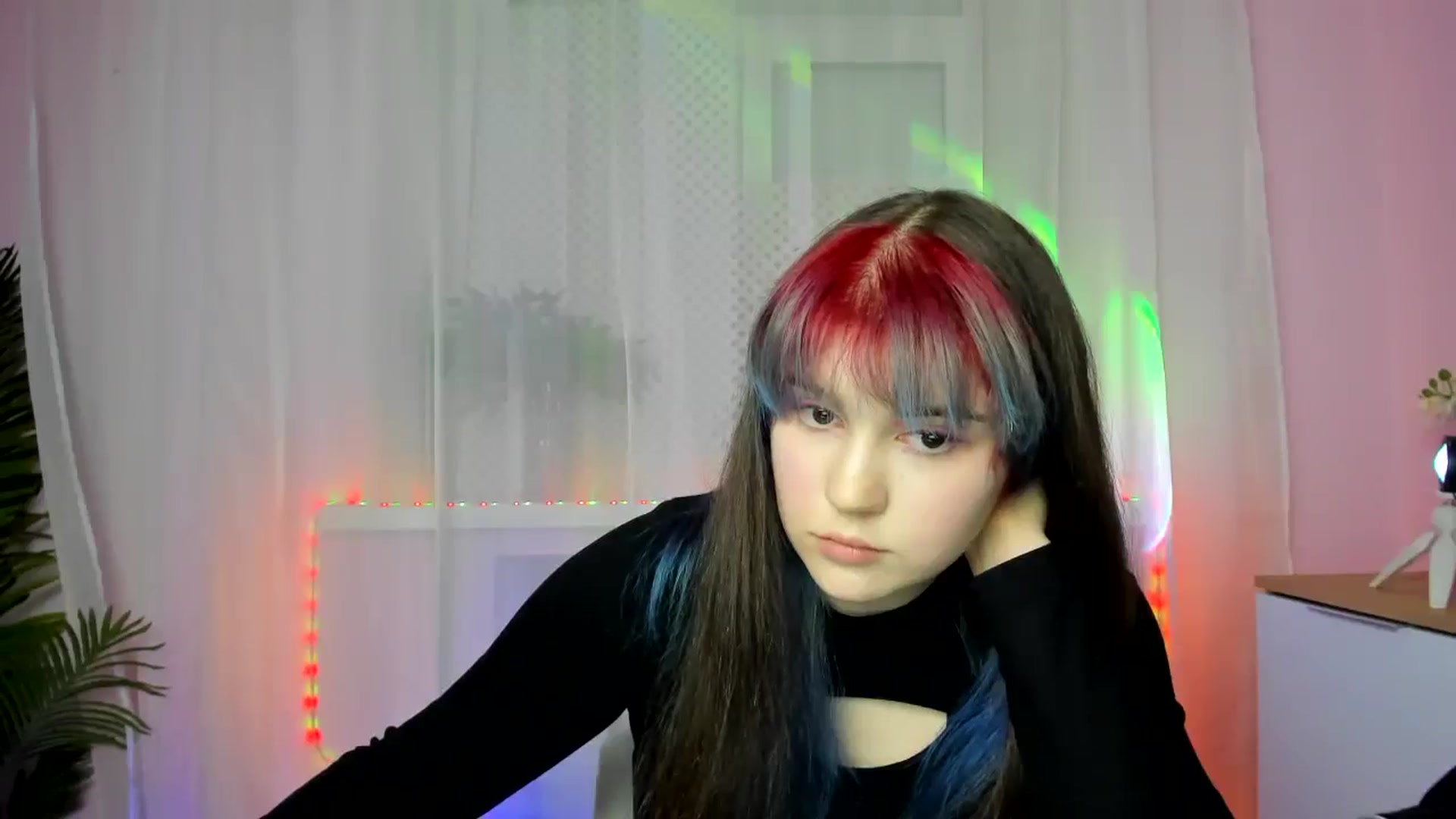 Gallery image thumbnail from ChloeQueen's myfreecams stream on, 02/17/2025, 14:14 image 2 of 20