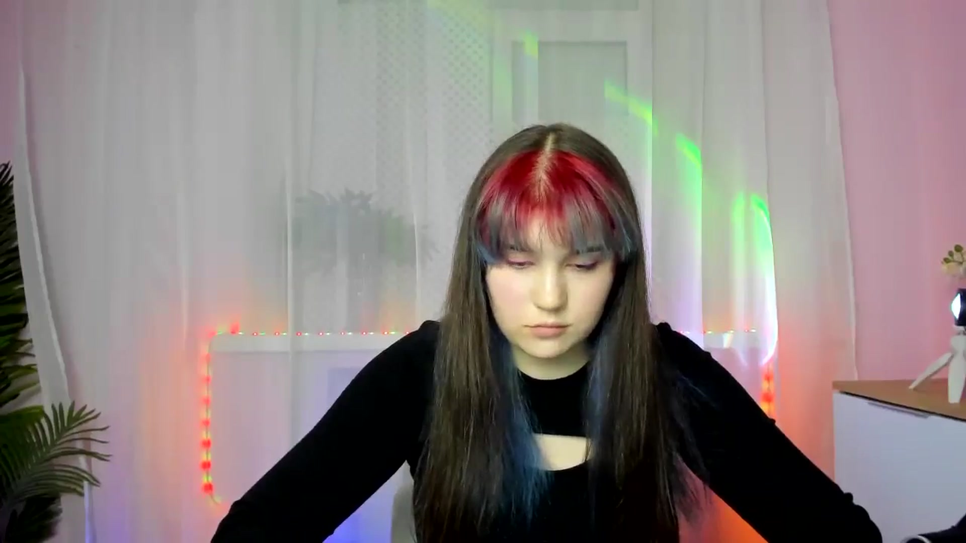Gallery image thumbnail from ChloeQueen's myfreecams stream on, 02/17/2025, 14:14 image 8 of 20