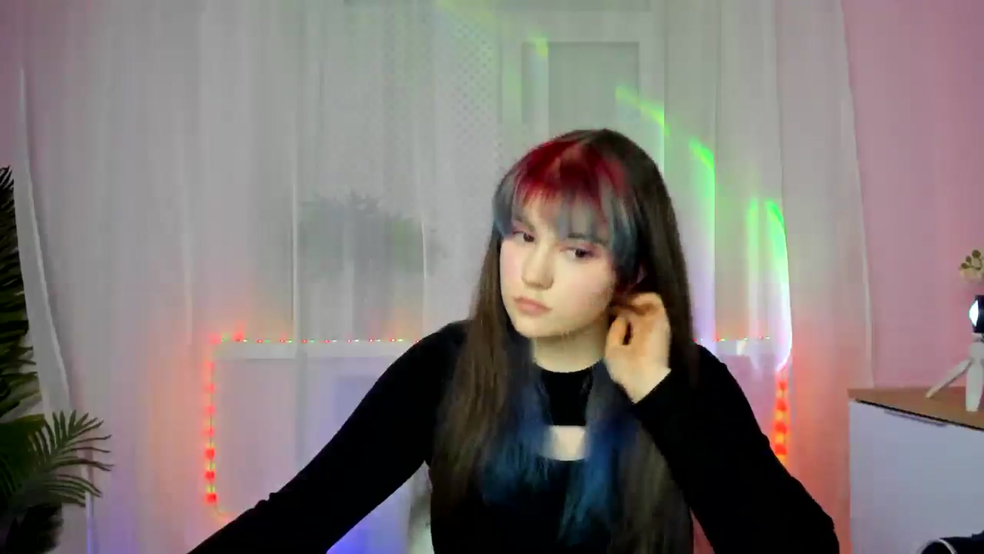 Gallery image thumbnail from ChloeQueen's myfreecams stream on, 02/17/2025, 14:14 image 19 of 20