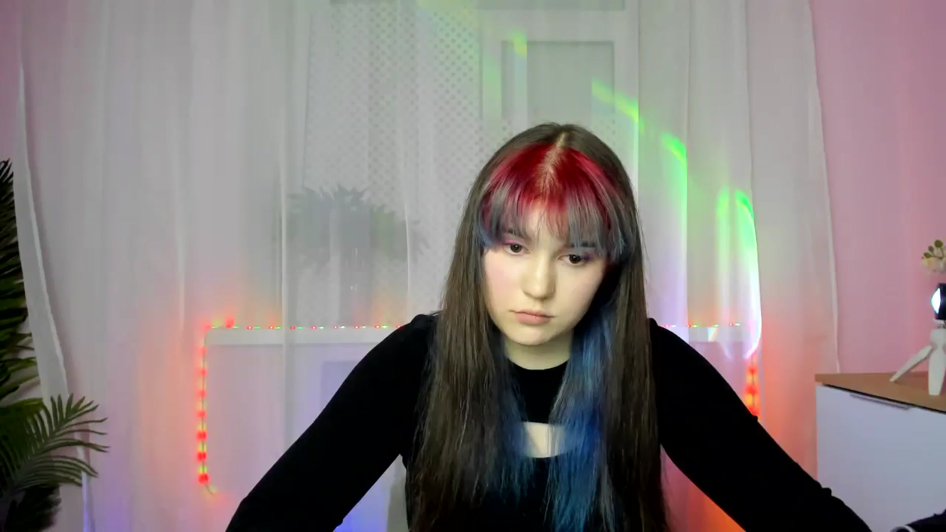 Gallery image thumbnail from ChloeQueen's myfreecams stream on, 02/17/2025, 14:14 image 12 of 20