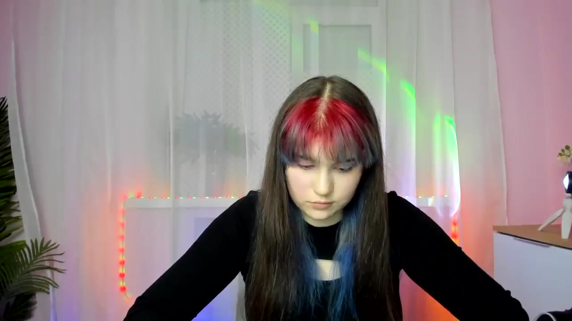 Gallery image thumbnail from ChloeQueen's myfreecams stream on, 02/17/2025, 14:14 image 18 of 20