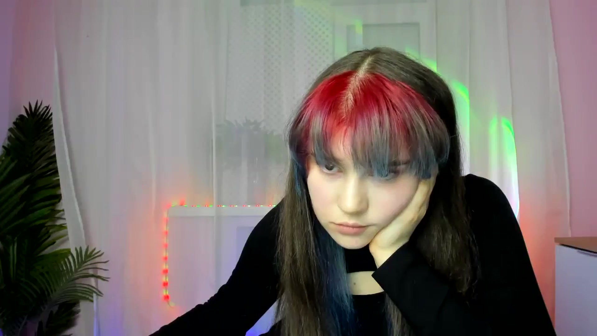Gallery image thumbnail from ChloeQueen's myfreecams stream on, 02/17/2025, 15:31 image 4 of 20
