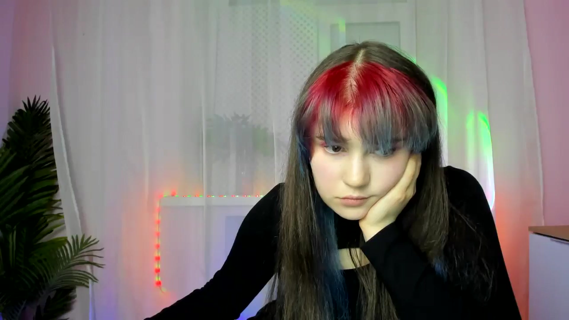Gallery image thumbnail from ChloeQueen's myfreecams stream on, 02/17/2025, 15:31 image 7 of 20