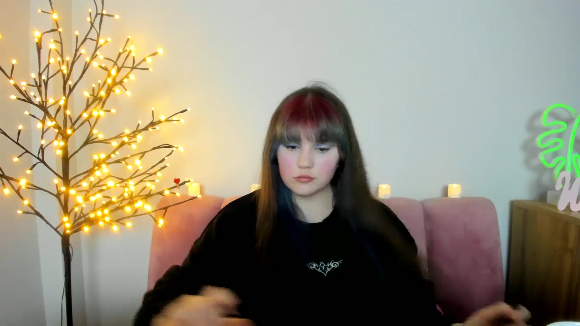 Gallery image thumbnail from ChloeQueen's myfreecams stream on, 02/20/2025, 11:02 image 15 of 20
