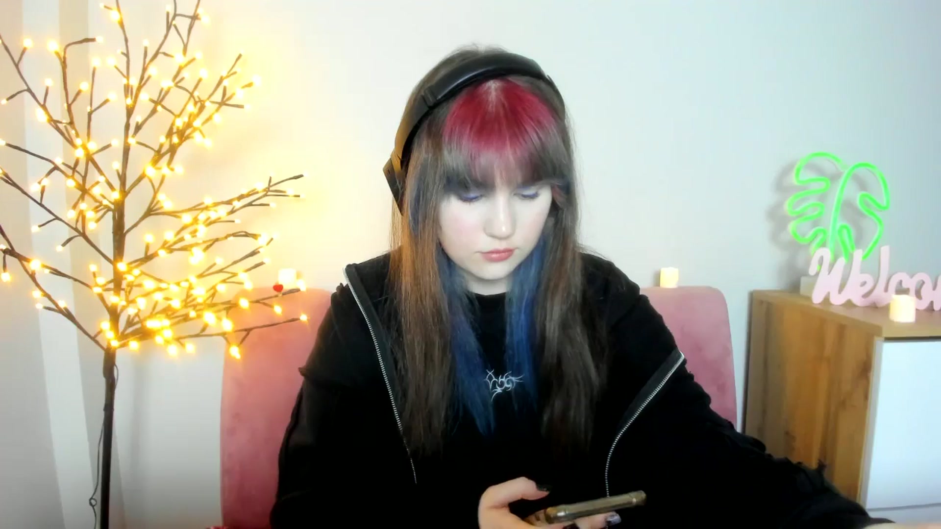 Gallery image thumbnail from ChloeQueen's myfreecams stream on, 02/20/2025, 11:02 image 2 of 20