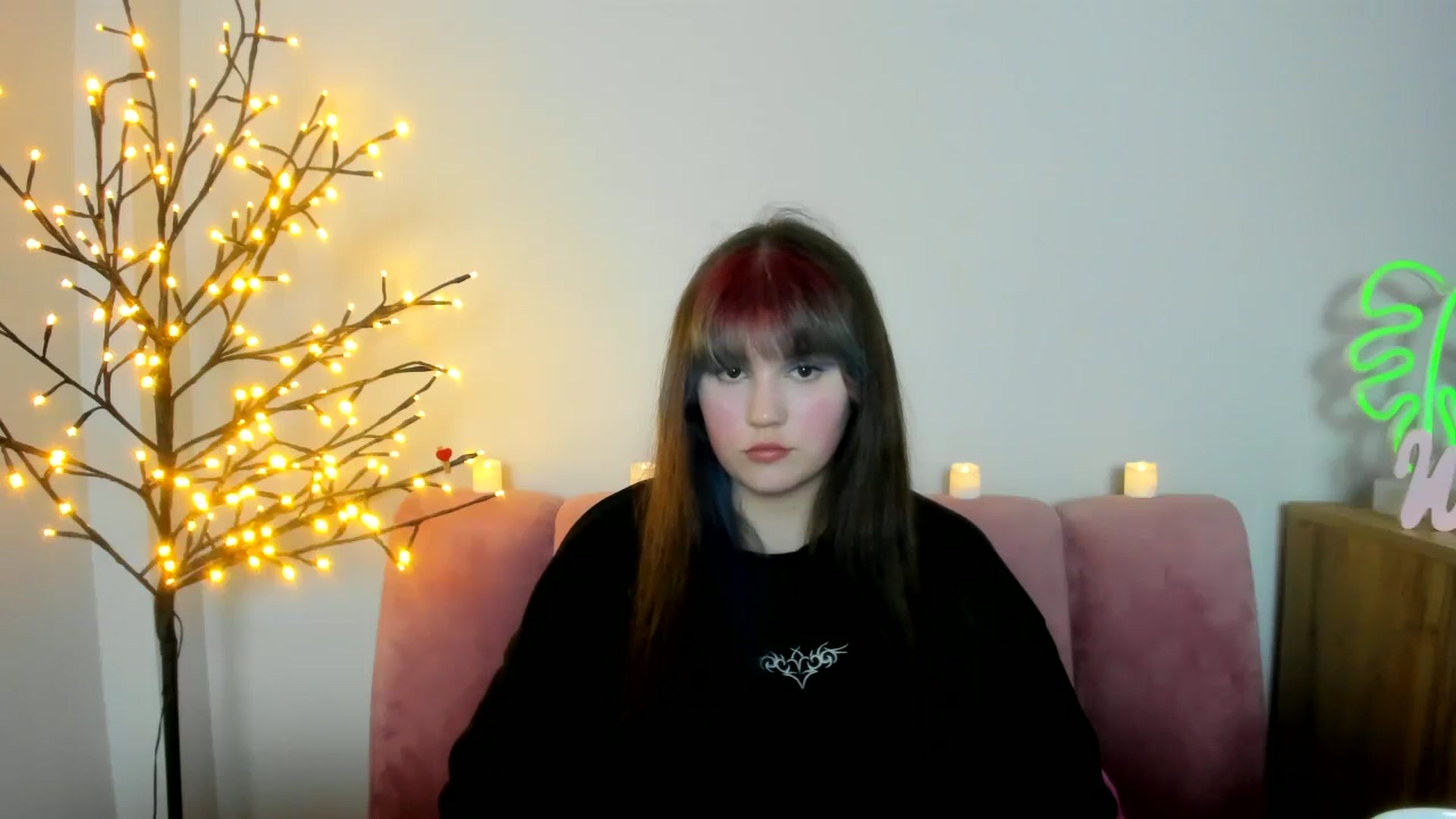 Gallery image thumbnail from ChloeQueen's myfreecams stream on, 02/20/2025, 11:02 image 16 of 20
