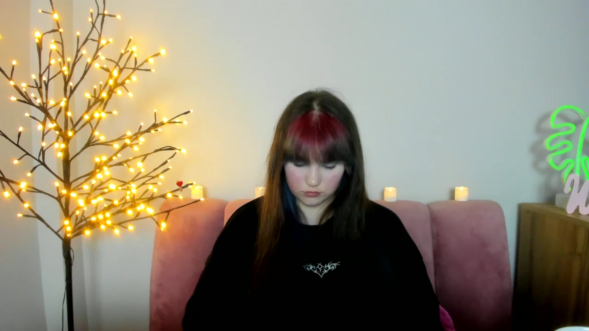 Gallery image thumbnail from ChloeQueen's myfreecams stream on, 02/20/2025, 11:02 image 17 of 20