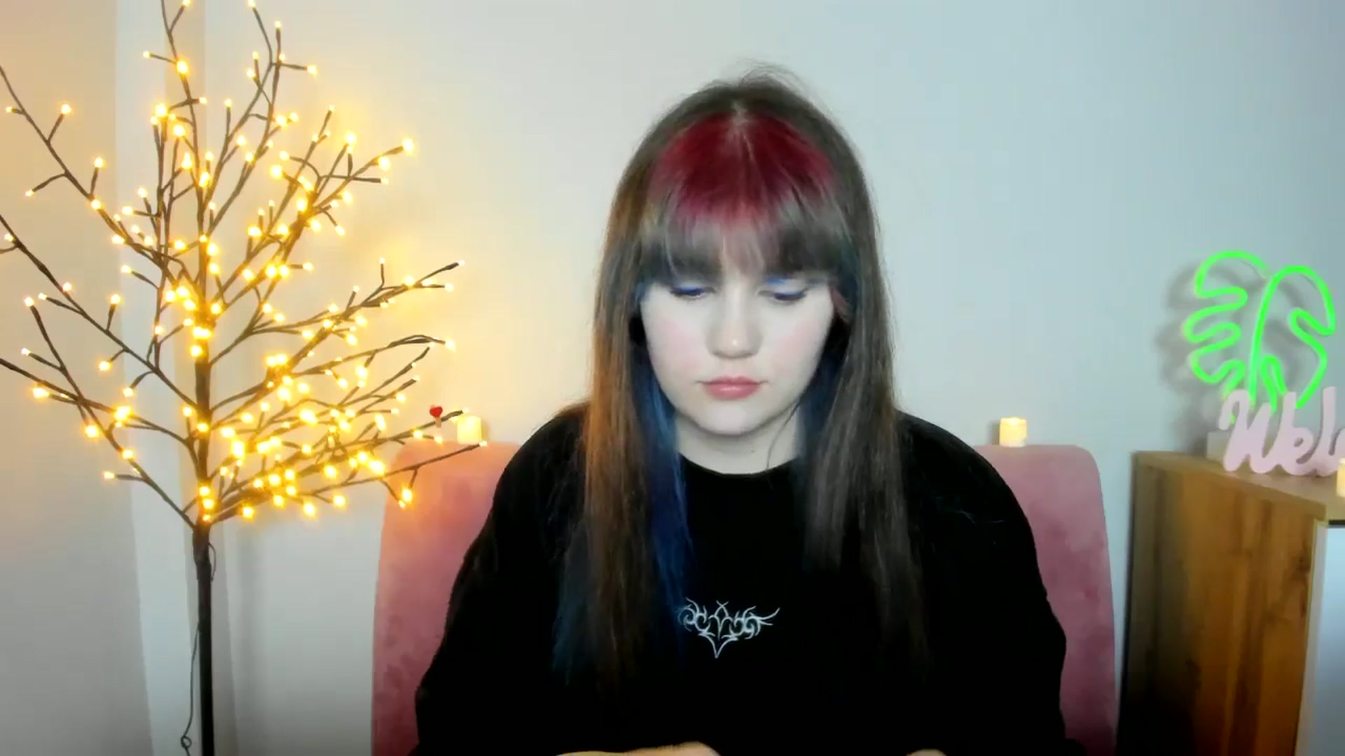 Gallery image thumbnail from ChloeQueen's myfreecams stream on, 02/20/2025, 11:02 image 5 of 20
