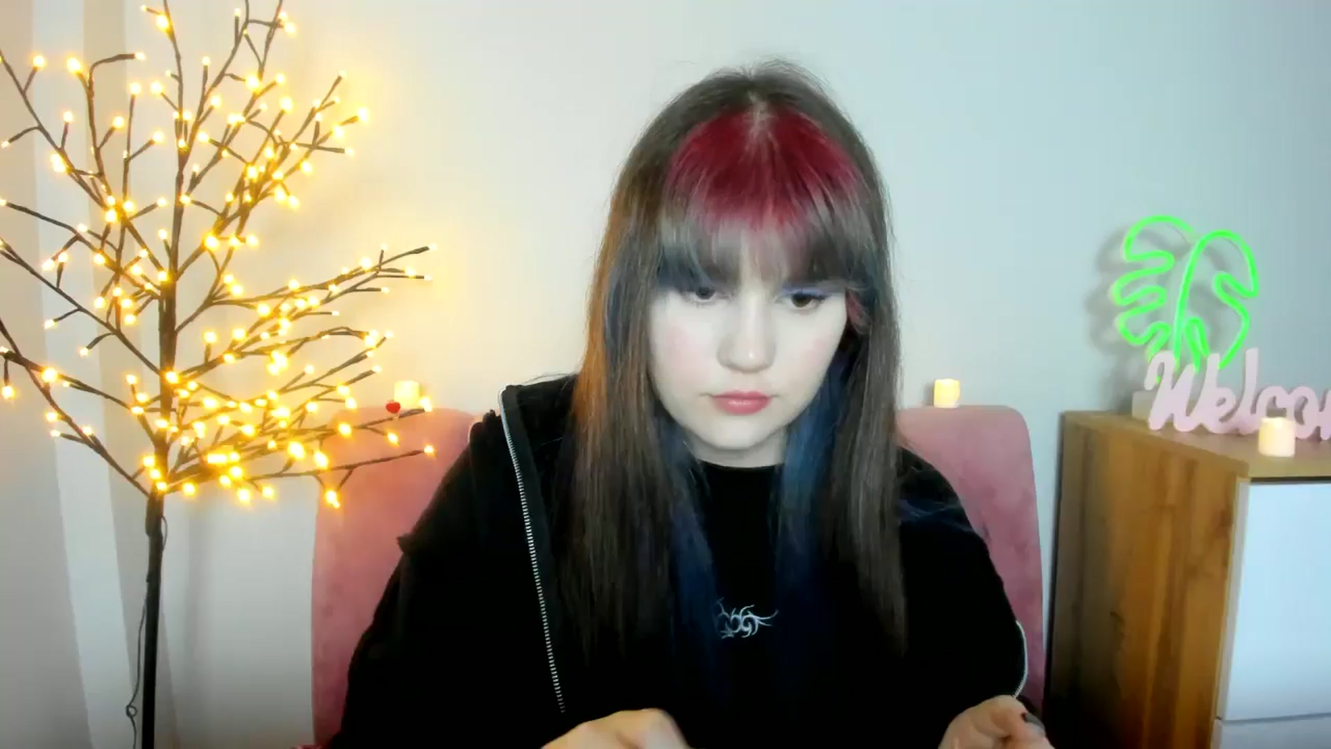 Gallery image thumbnail from ChloeQueen's myfreecams stream on, 02/20/2025, 11:02 image 1 of 20