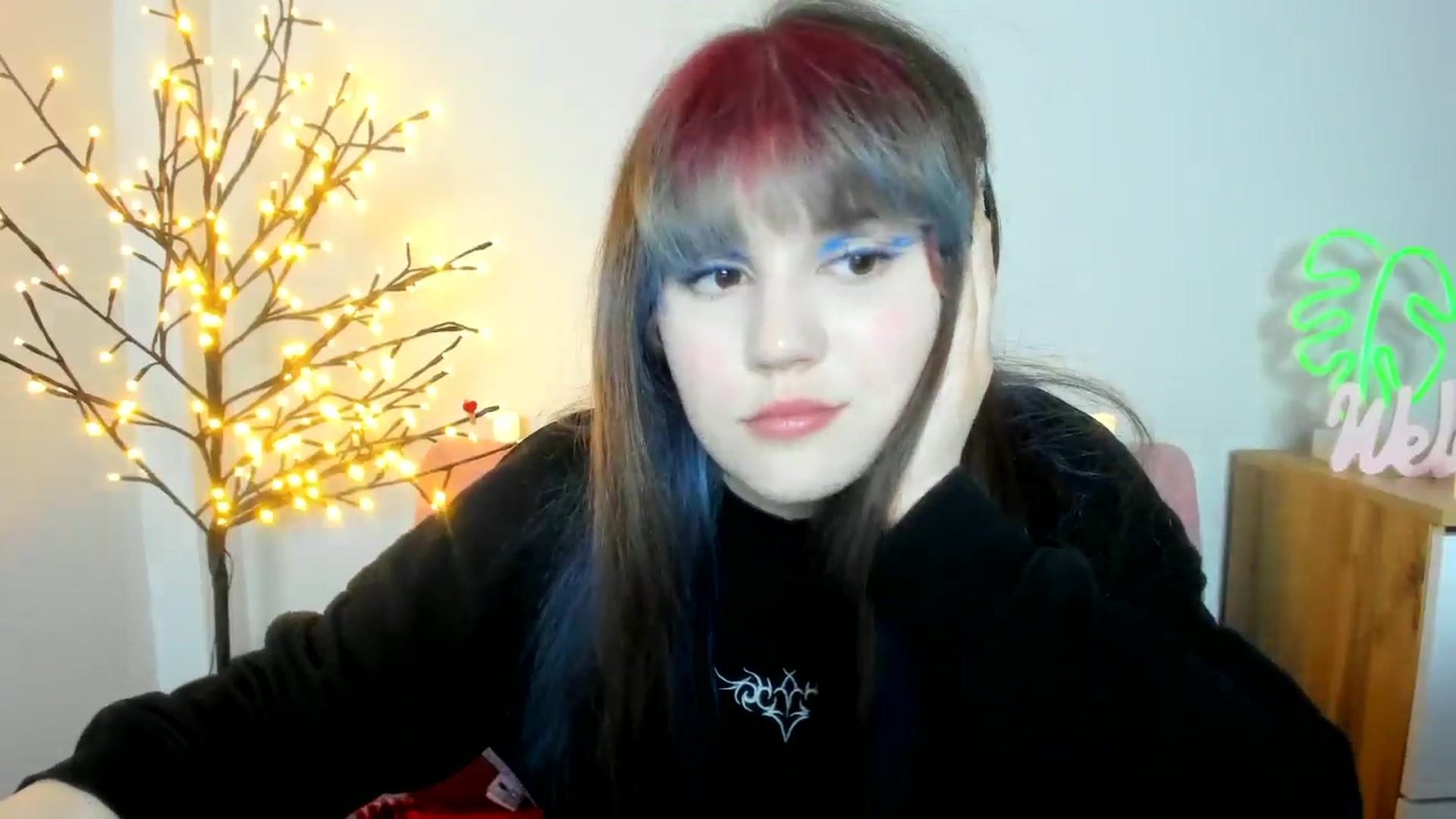 Gallery image thumbnail from ChloeQueen's myfreecams stream on, 02/20/2025, 11:02 image 3 of 20