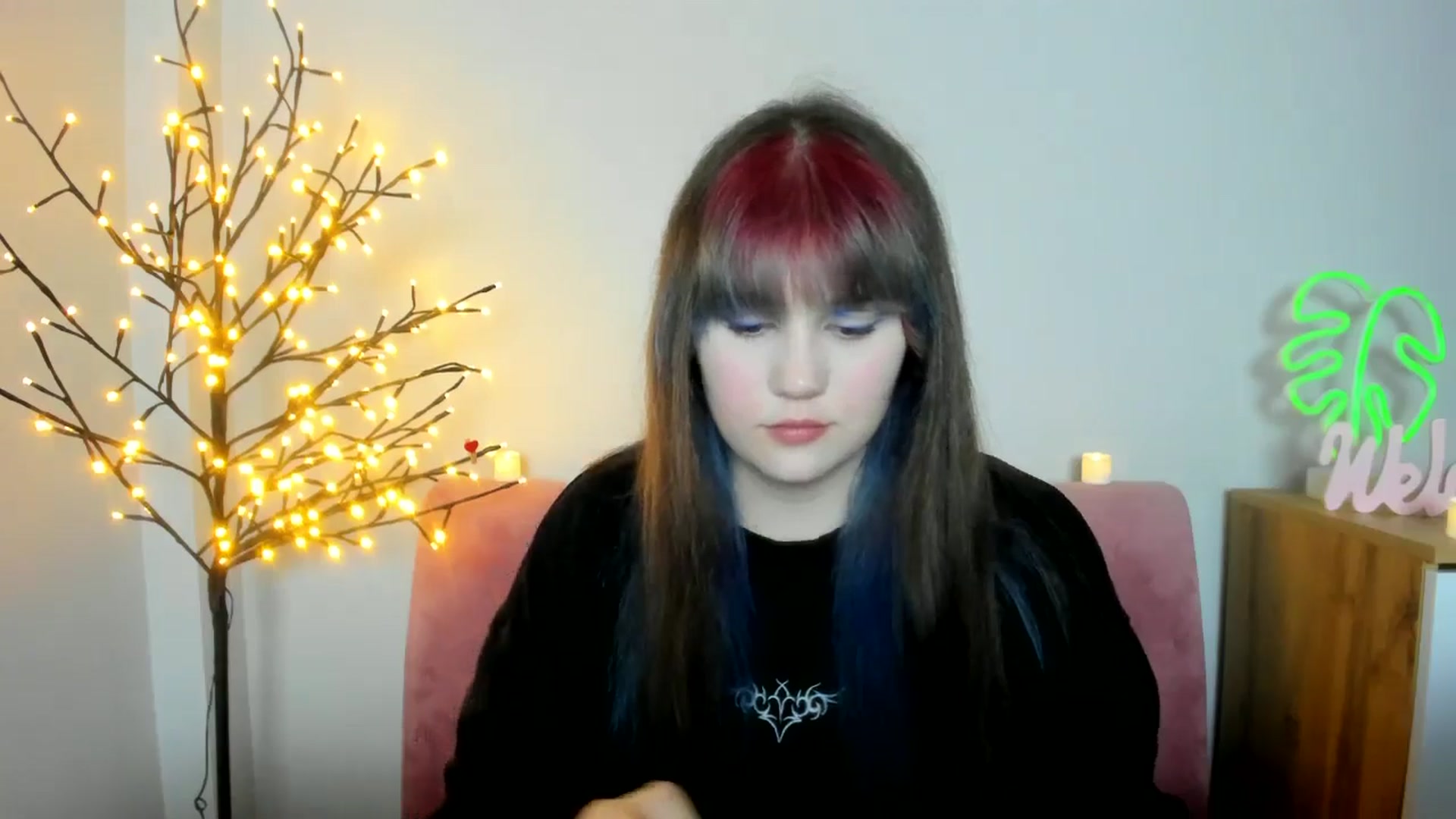 Gallery image thumbnail from ChloeQueen's myfreecams stream on, 02/20/2025, 11:02 image 7 of 20
