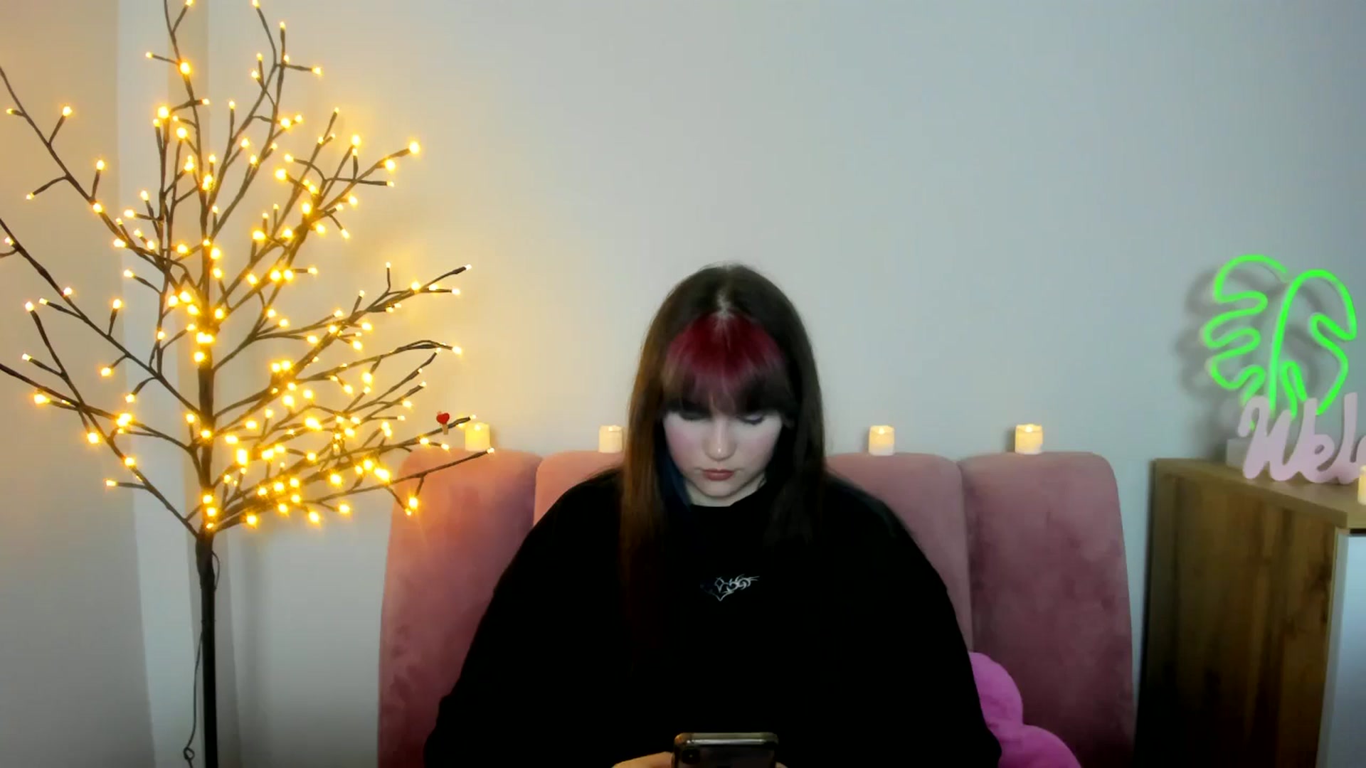 Gallery image thumbnail from ChloeQueen's myfreecams stream on, 02/20/2025, 11:02 image 9 of 20