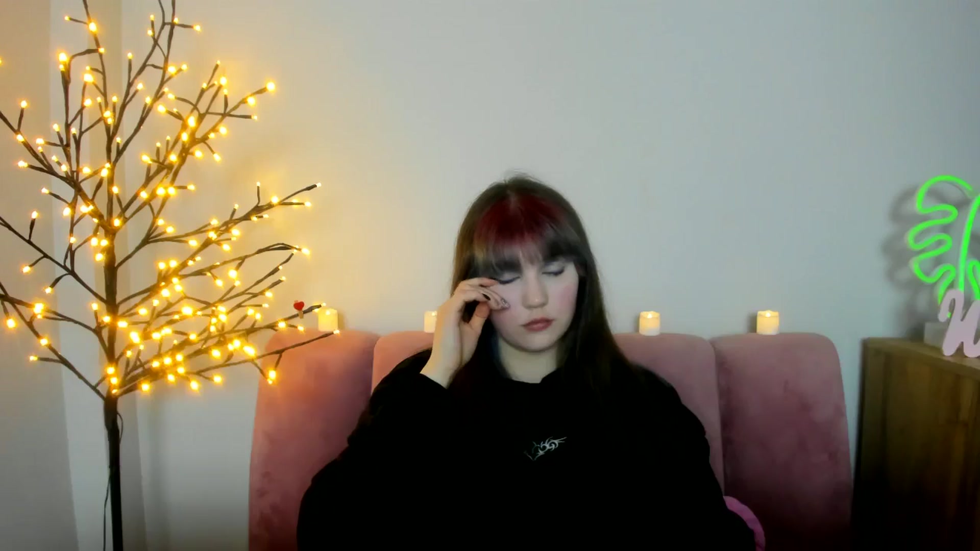Gallery image thumbnail from ChloeQueen's myfreecams stream on, 02/20/2025, 11:02 image 11 of 20