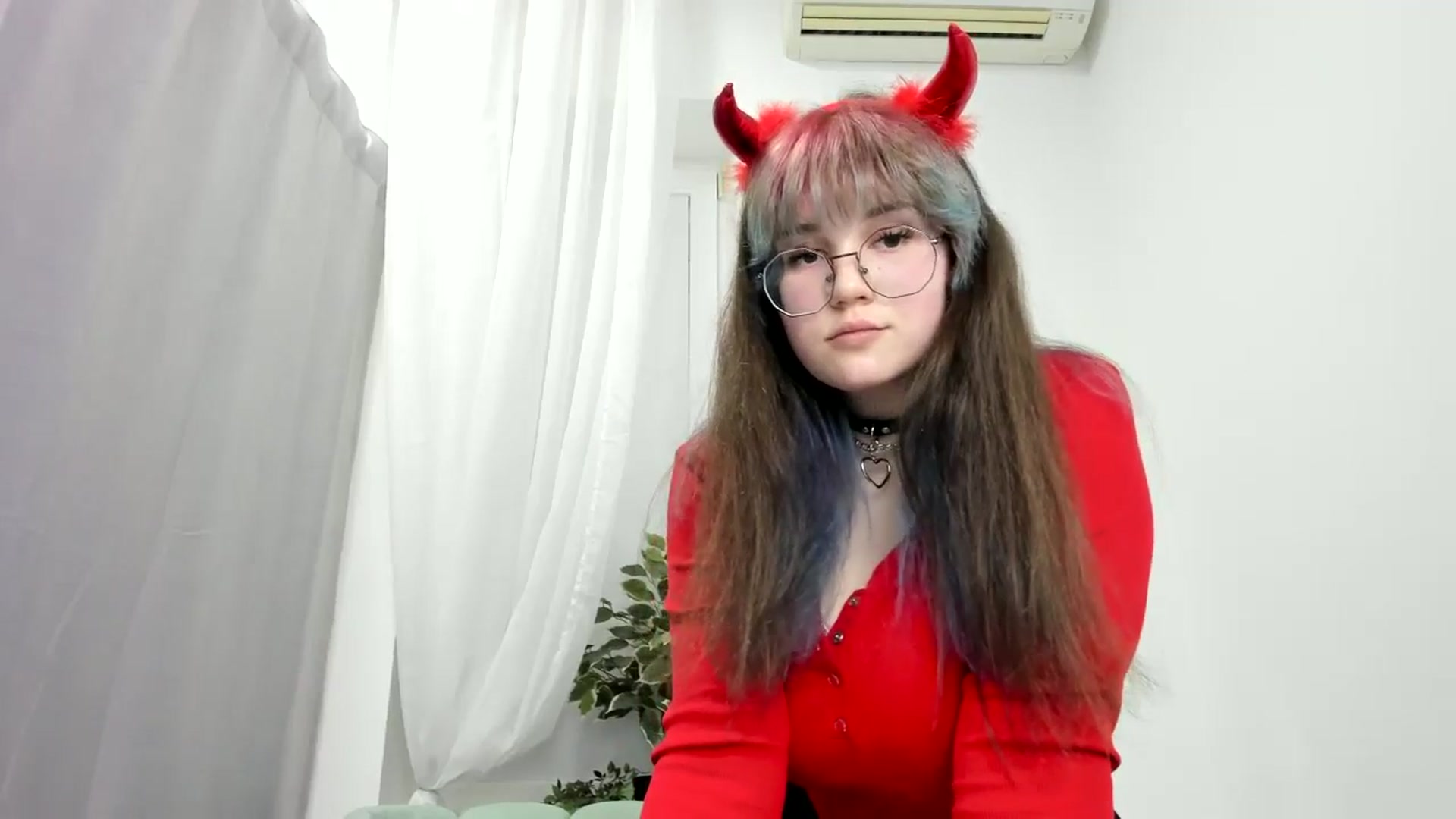 Gallery image thumbnail from ChloeQueen's myfreecams stream on, 02/27/2025, 11:46 image 13 of 20