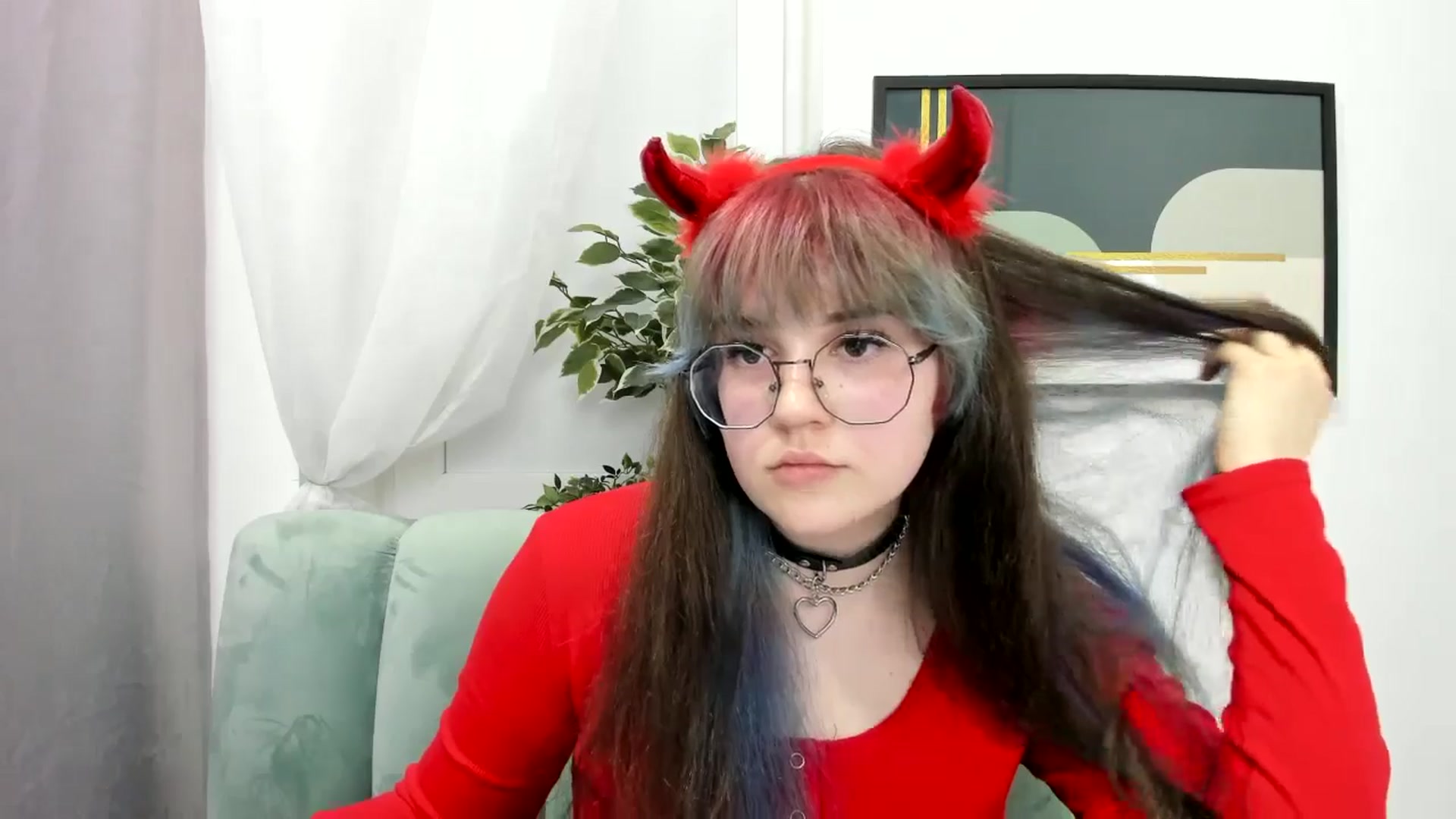 Gallery image thumbnail from ChloeQueen's myfreecams stream on, 02/27/2025, 13:37 image 12 of 20