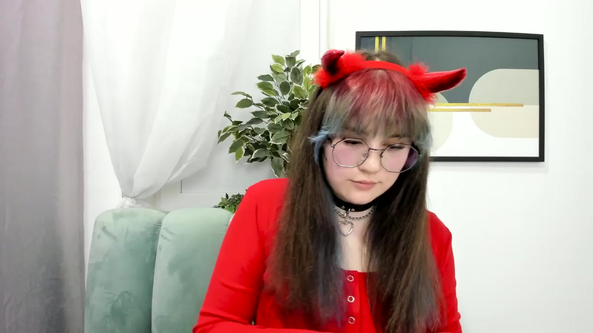 Gallery image thumbnail from ChloeQueen's myfreecams stream on, 02/27/2025, 13:37 image 9 of 20
