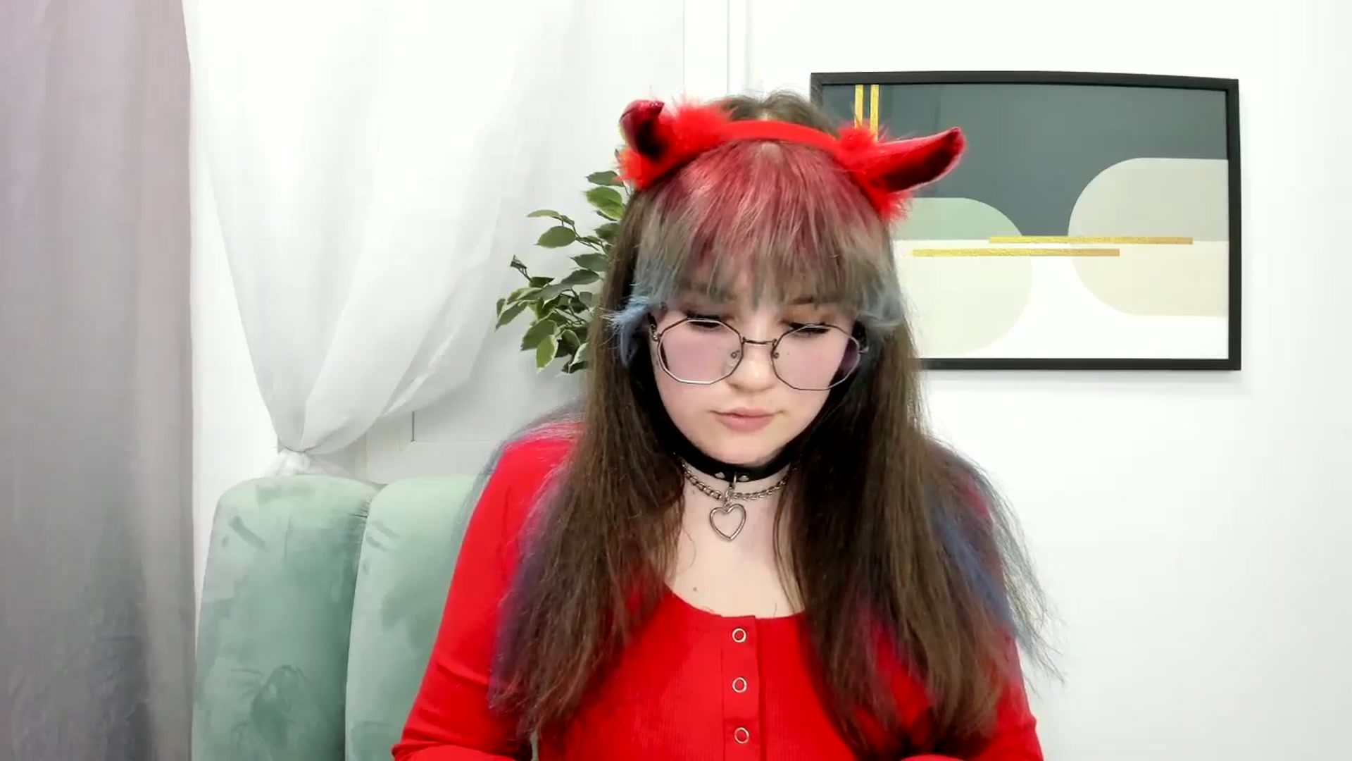 Gallery image thumbnail from ChloeQueen's myfreecams stream on, 02/27/2025, 13:37 image 2 of 20