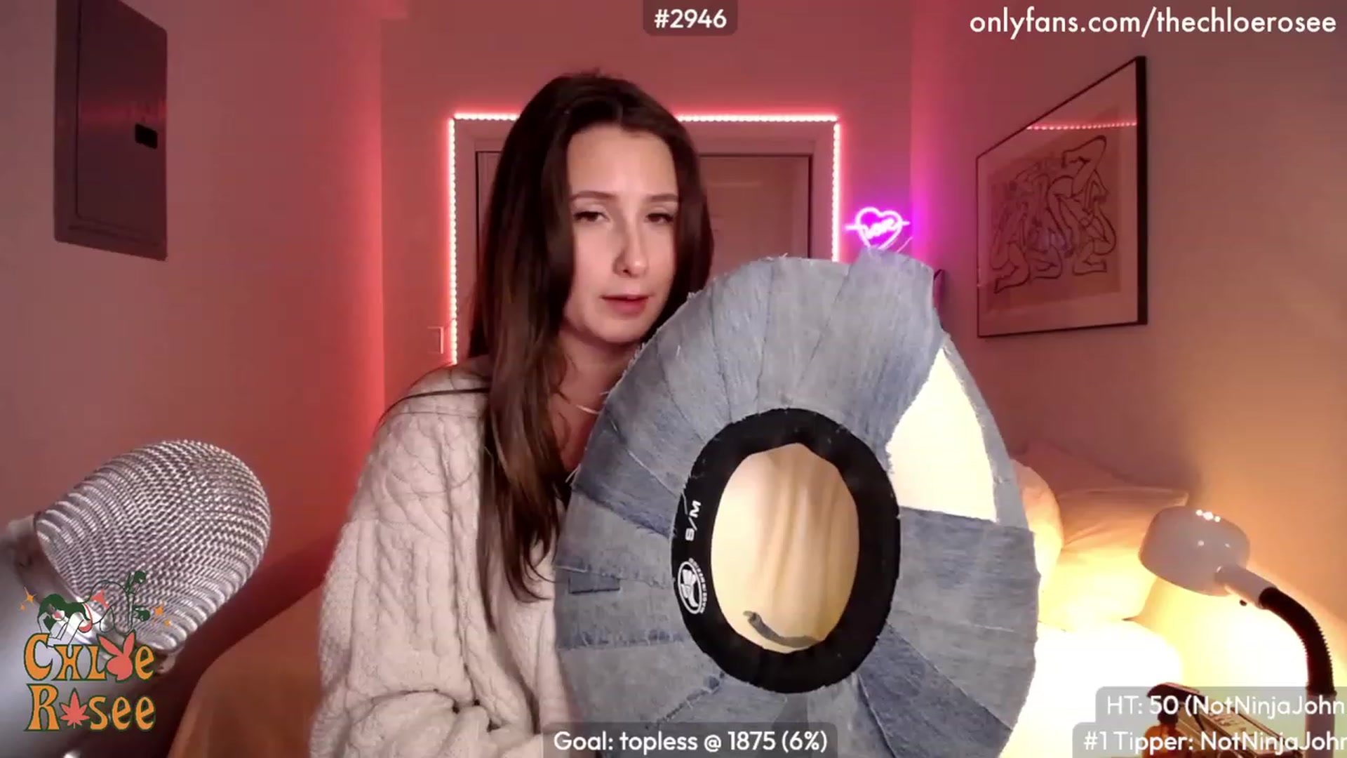 Gallery image thumbnail from ChloeRosee's myfreecams stream on, 12/02/2022, 01:15 image 8 of 20