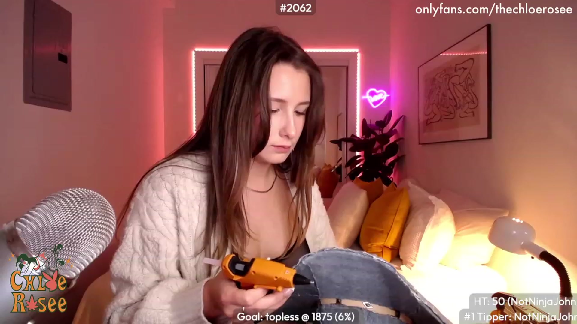 Gallery image thumbnail from ChloeRosee's myfreecams stream on, 12/02/2022, 01:15 image 19 of 20