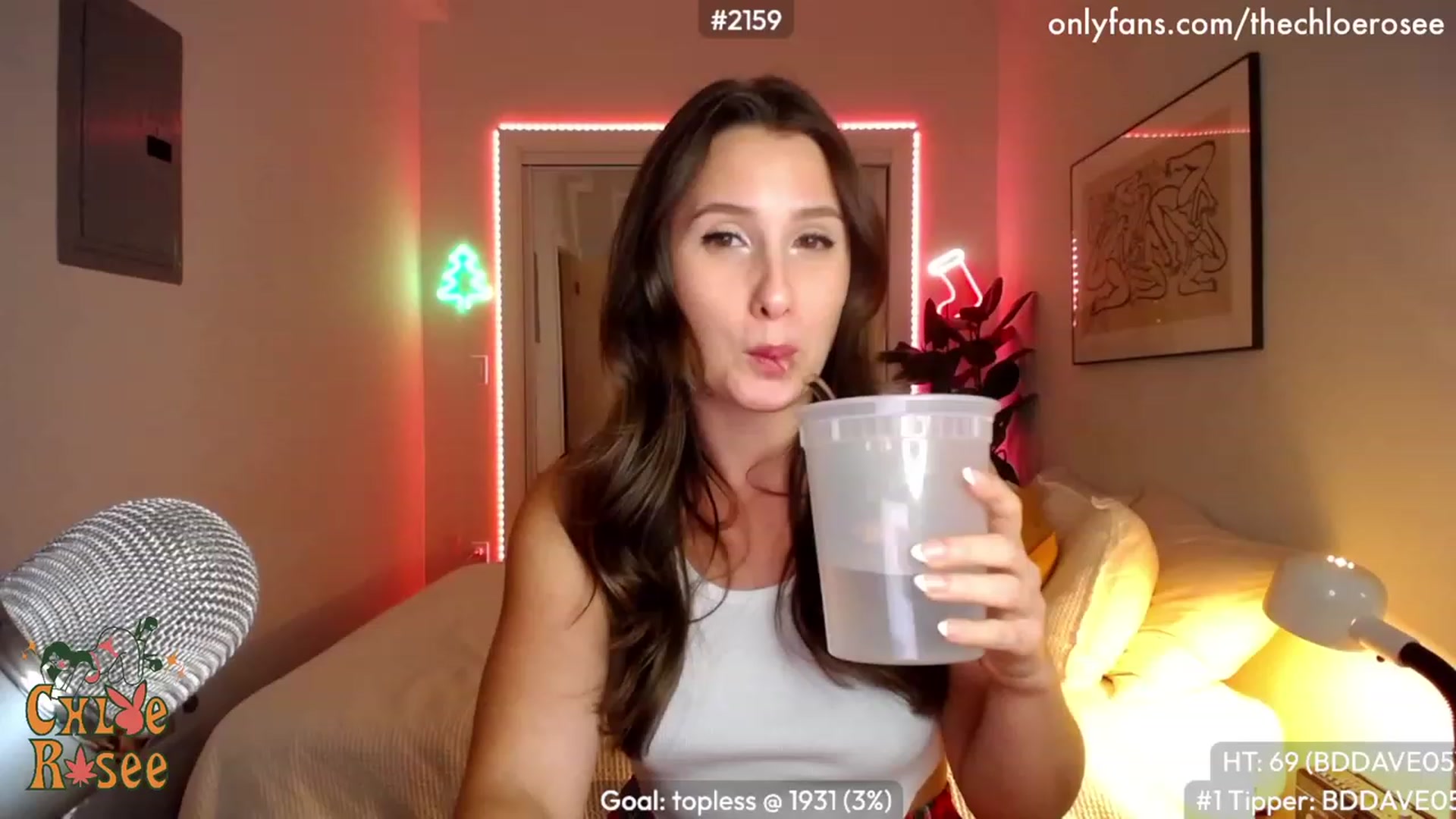 Gallery image thumbnail from ChloeRosee's myfreecams stream on, 12/03/2022, 06:38 image 13 of 20