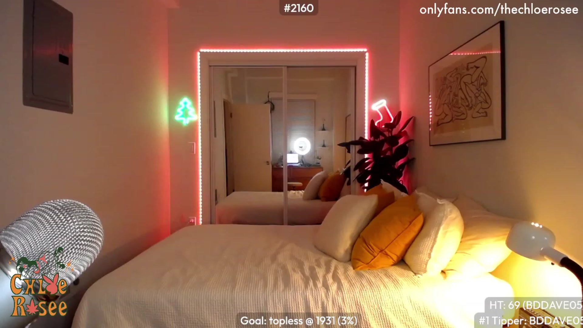 Gallery image thumbnail from ChloeRosee's myfreecams stream on, 12/03/2022, 06:38 image 6 of 20