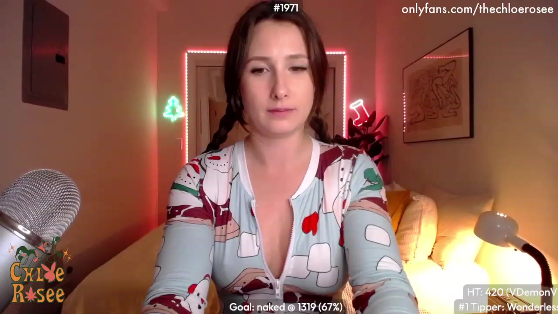 Gallery image thumbnail from ChloeRosee's myfreecams stream on, 12/05/2022, 06:36 image 18 of 20