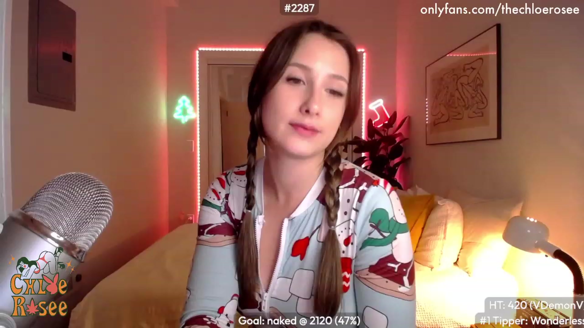 Gallery image thumbnail from ChloeRosee's myfreecams stream on, 12/05/2022, 06:36 image 9 of 20