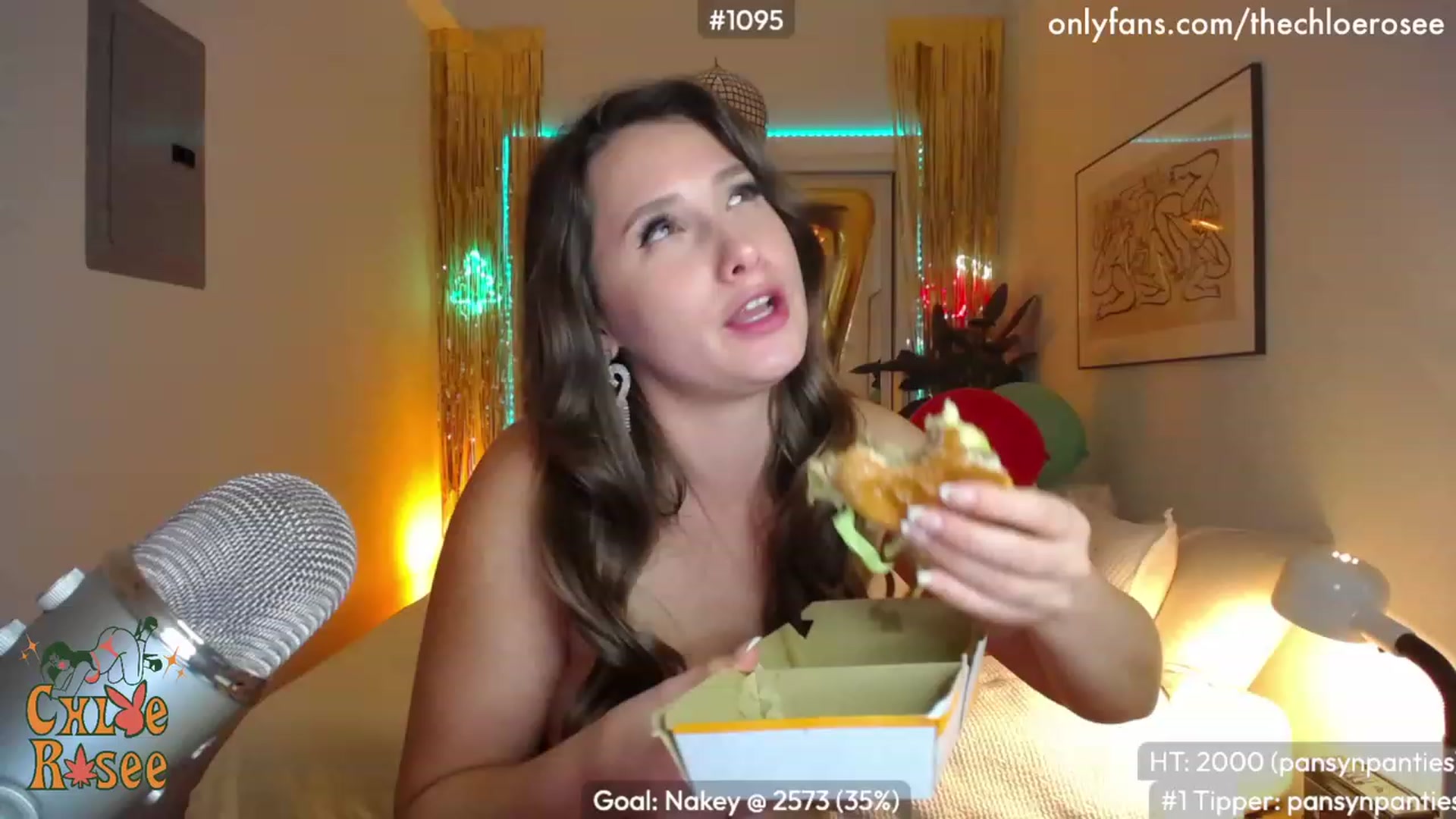Gallery image thumbnail from ChloeRosee's myfreecams stream on, 12/06/2022, 06:42 image 18 of 20
