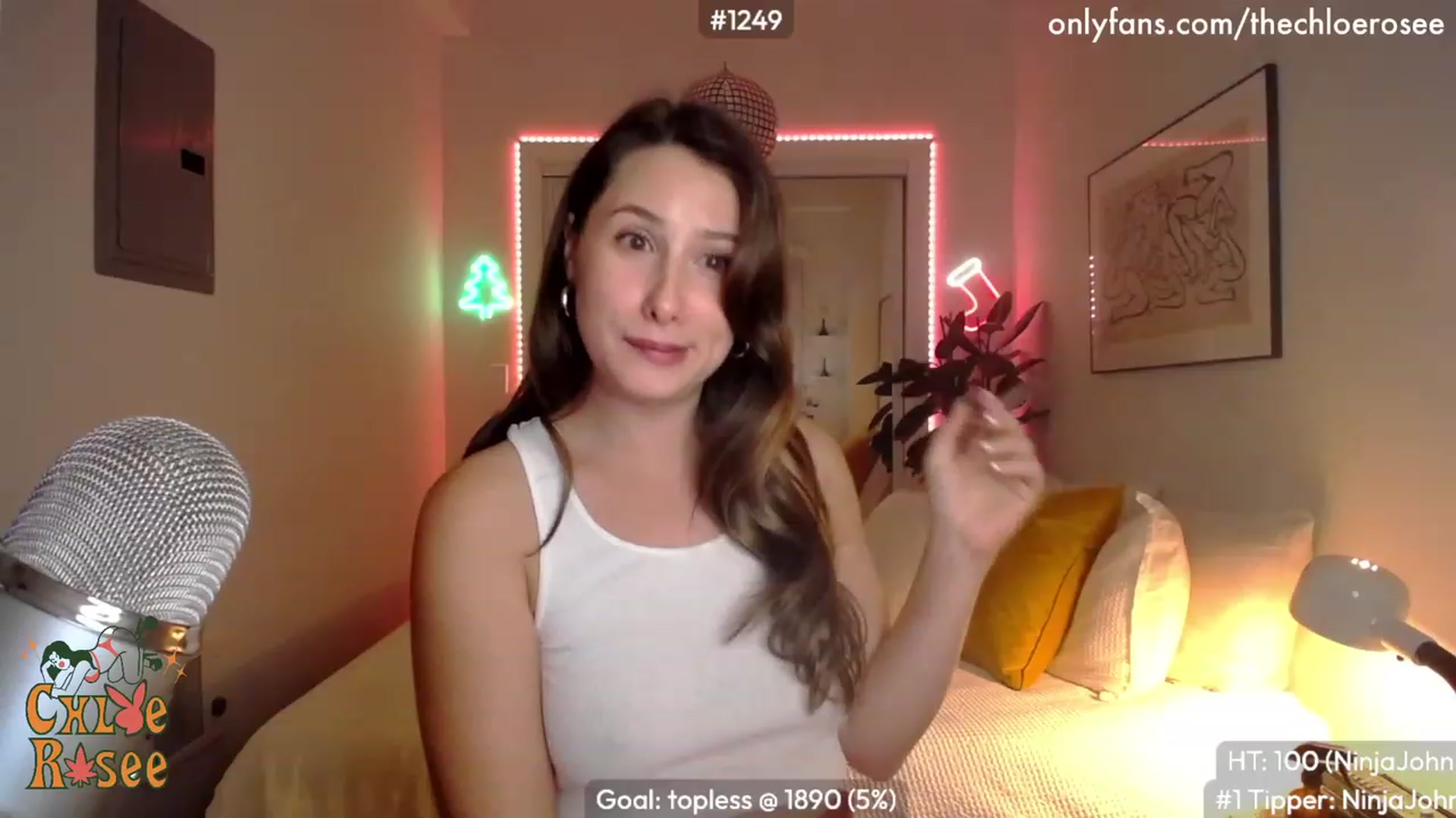 Gallery image thumbnail from ChloeRosee's myfreecams stream on, 12/07/2022, 06:30 image 11 of 20